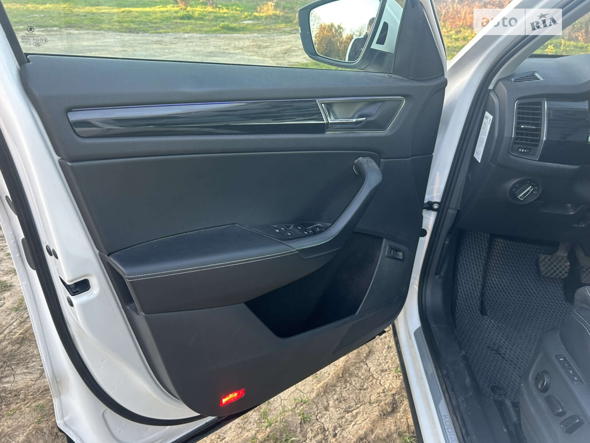 Skoda Kodiaq 2019 VIN TMBLK9NS2L8503167 фото оголошення 14 з 21