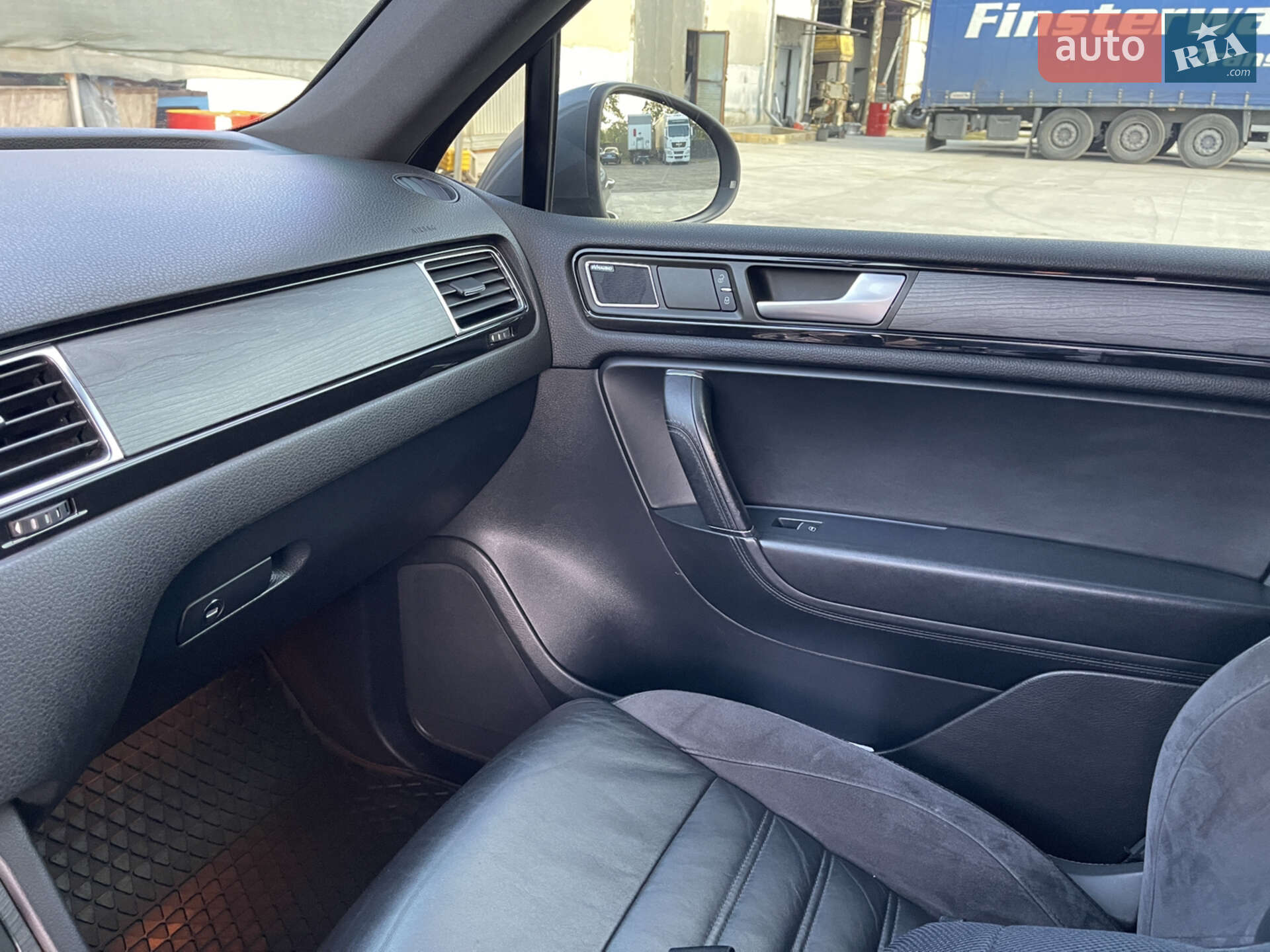 Volkswagen Touareg 2012 VIN WVGZZZ7PZDD013401 фото оголошення 18 з 28