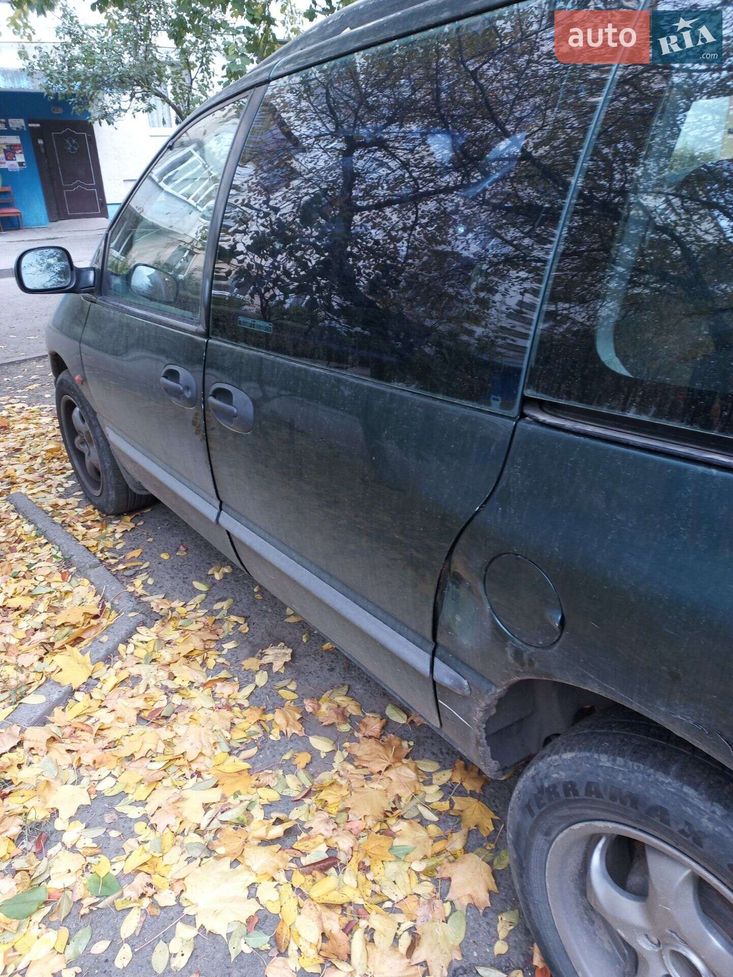Chrysler Voyager 1999 VIN 1C4GYN2M0XU111901 фото оголошення 10 з 16