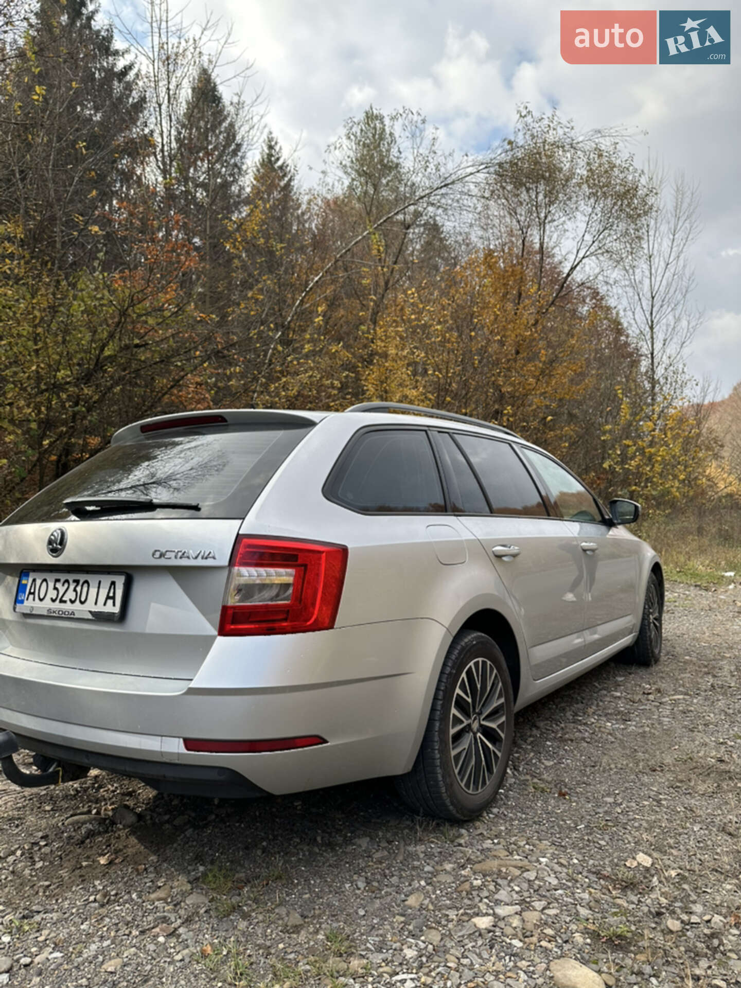 Skoda Octavia 2017 VIN TMBJG7NE8J0143146 фото оголошення 2 з 9