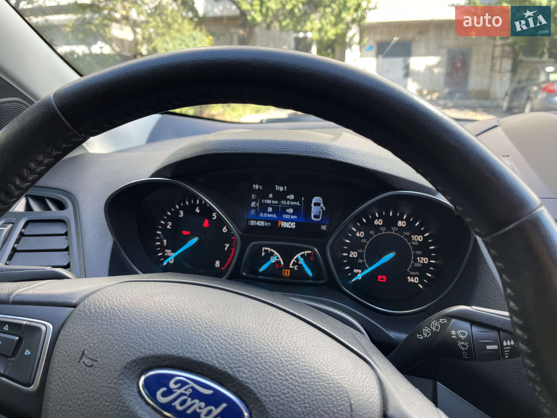 Ford Escape 2019 VIN 1FMCU9HD3KUB50401 фото оголошення 2 з 15
