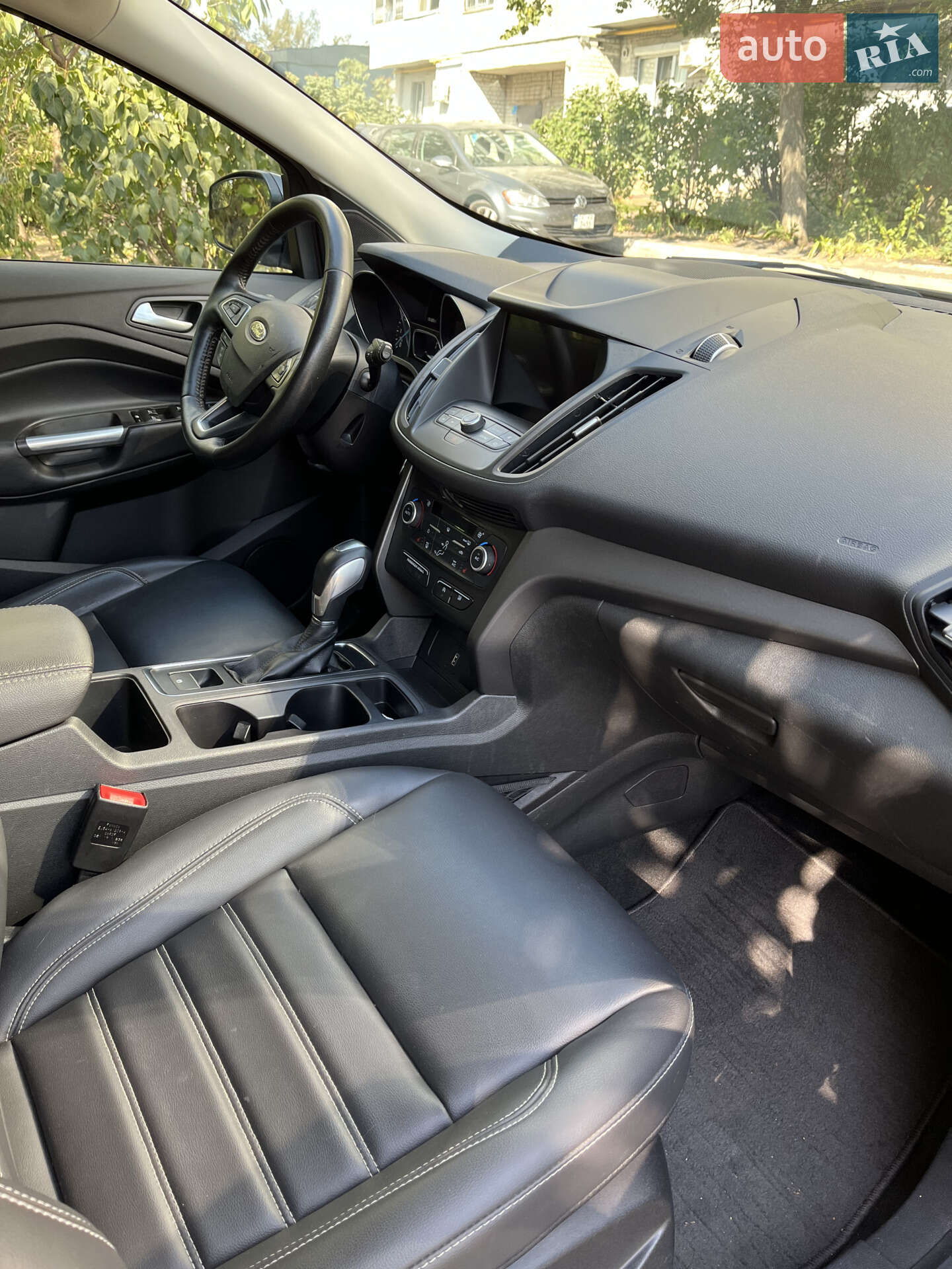 Ford Escape 2019 VIN 1FMCU9HD3KUB50401 фото оголошення 4 з 15
