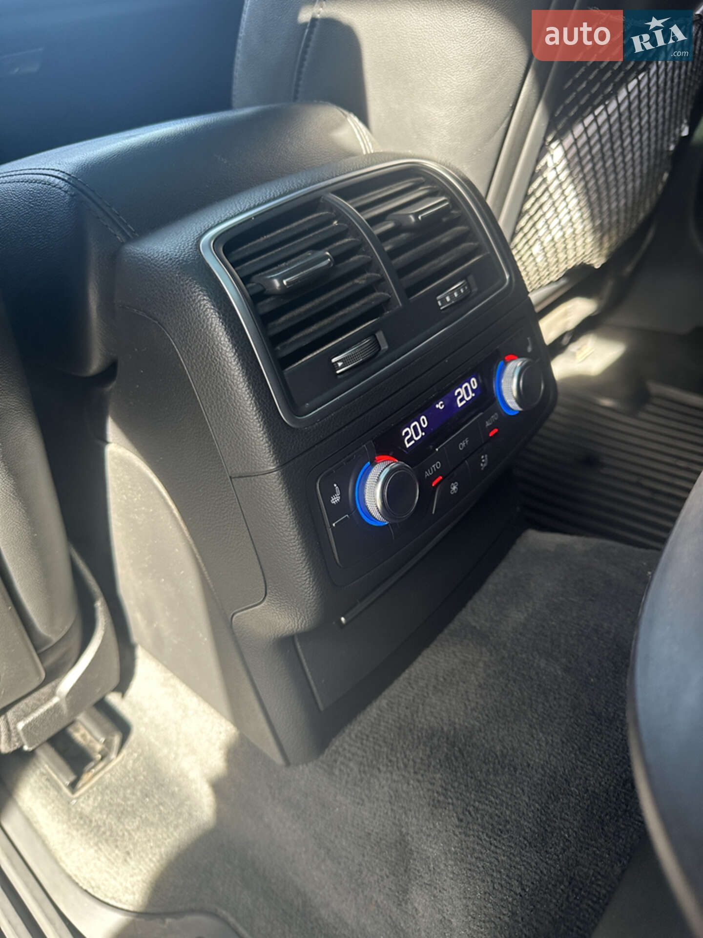 Audi A6 Allroad 2015 VIN WAUZZZ4G8GN075743 фото оголошення 23 з 35