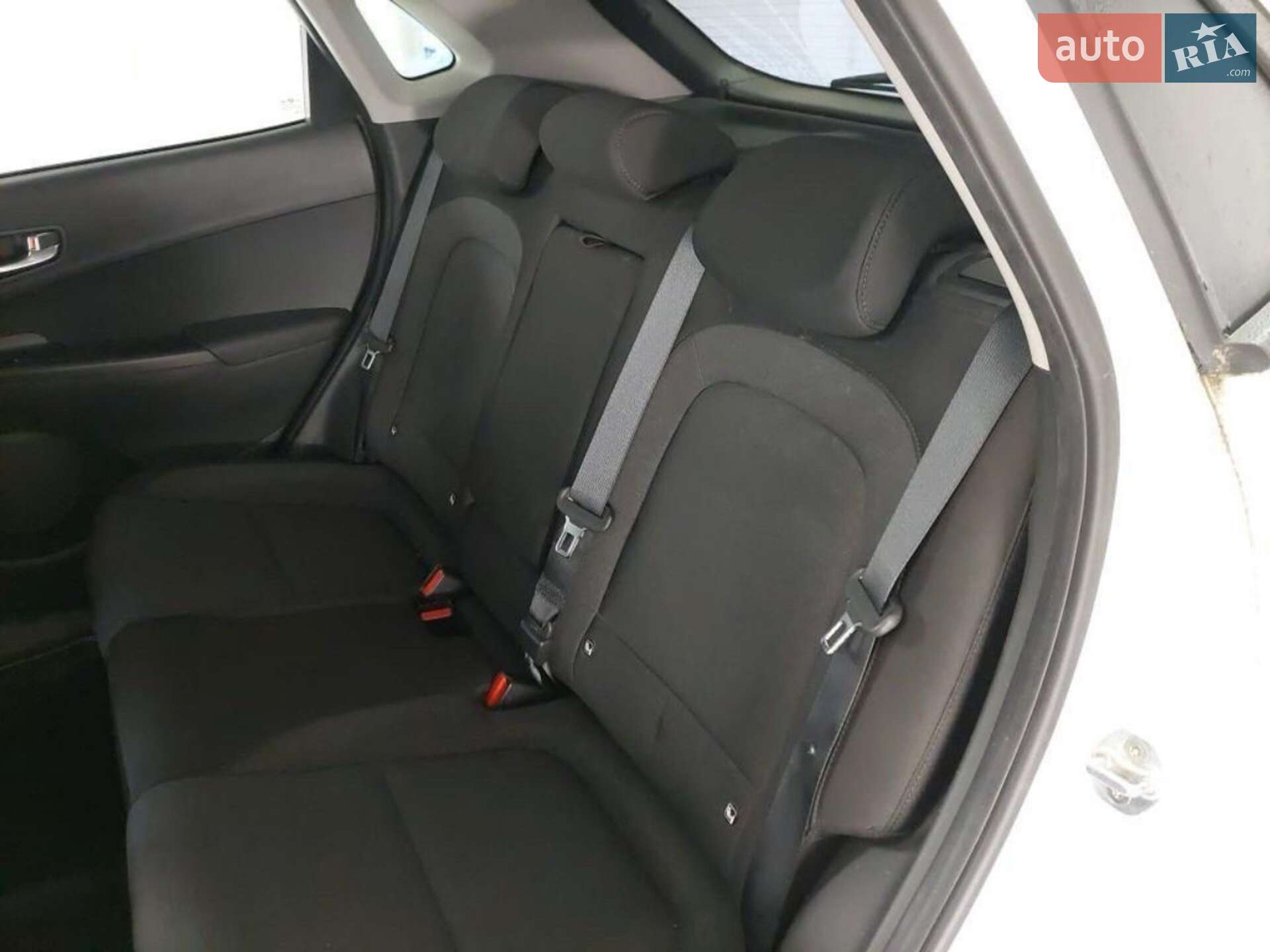 Hyundai Kona Electric 2021 VIN TMAK281HFMJ031768 фото оголошення 10 з 14