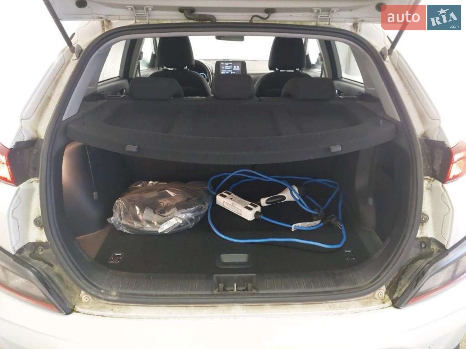 Hyundai Kona Electric 2021 VIN TMAK281HFMJ031768 фото оголошення 11 з 14
