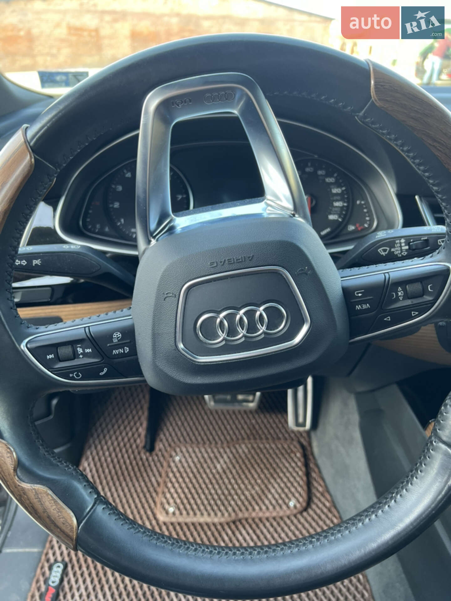 Audi Q7 2016 VIN WA1LAAF77HD012682 фото оголошення 8 з 21