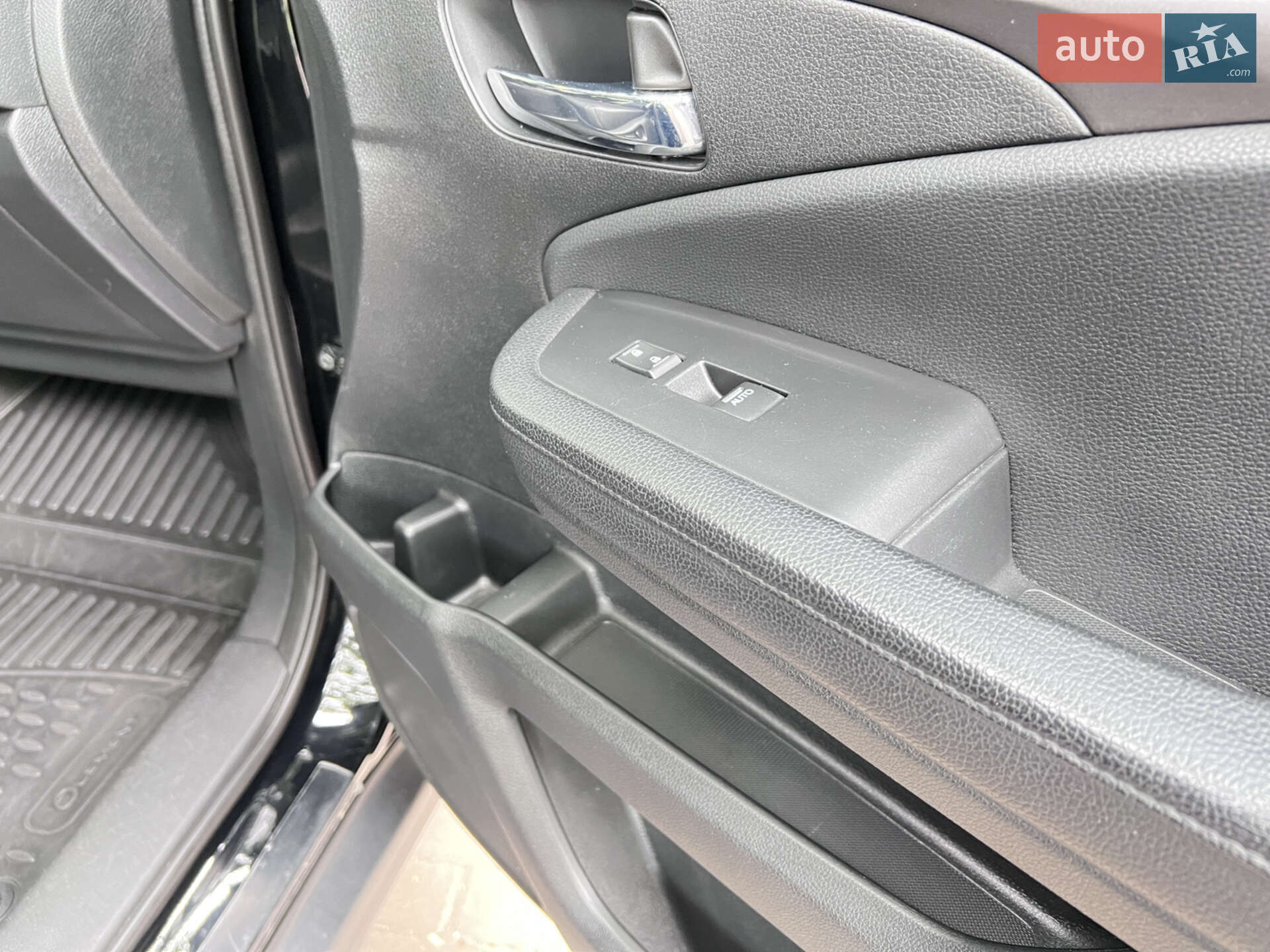 Honda Pilot 2017 VIN 5FNYF6H5XHB037249 фото оголошення 6 з 11