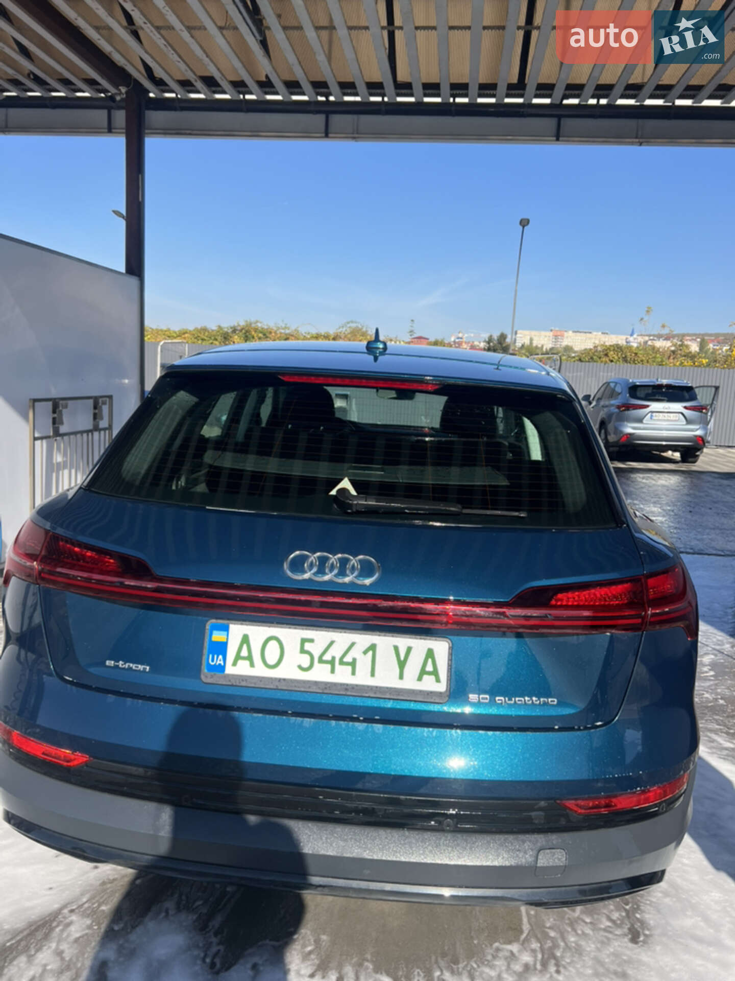 Audi e-tron 2020 VIN WAUZZZGE1MB020719 фото оголошення 2 з 3
