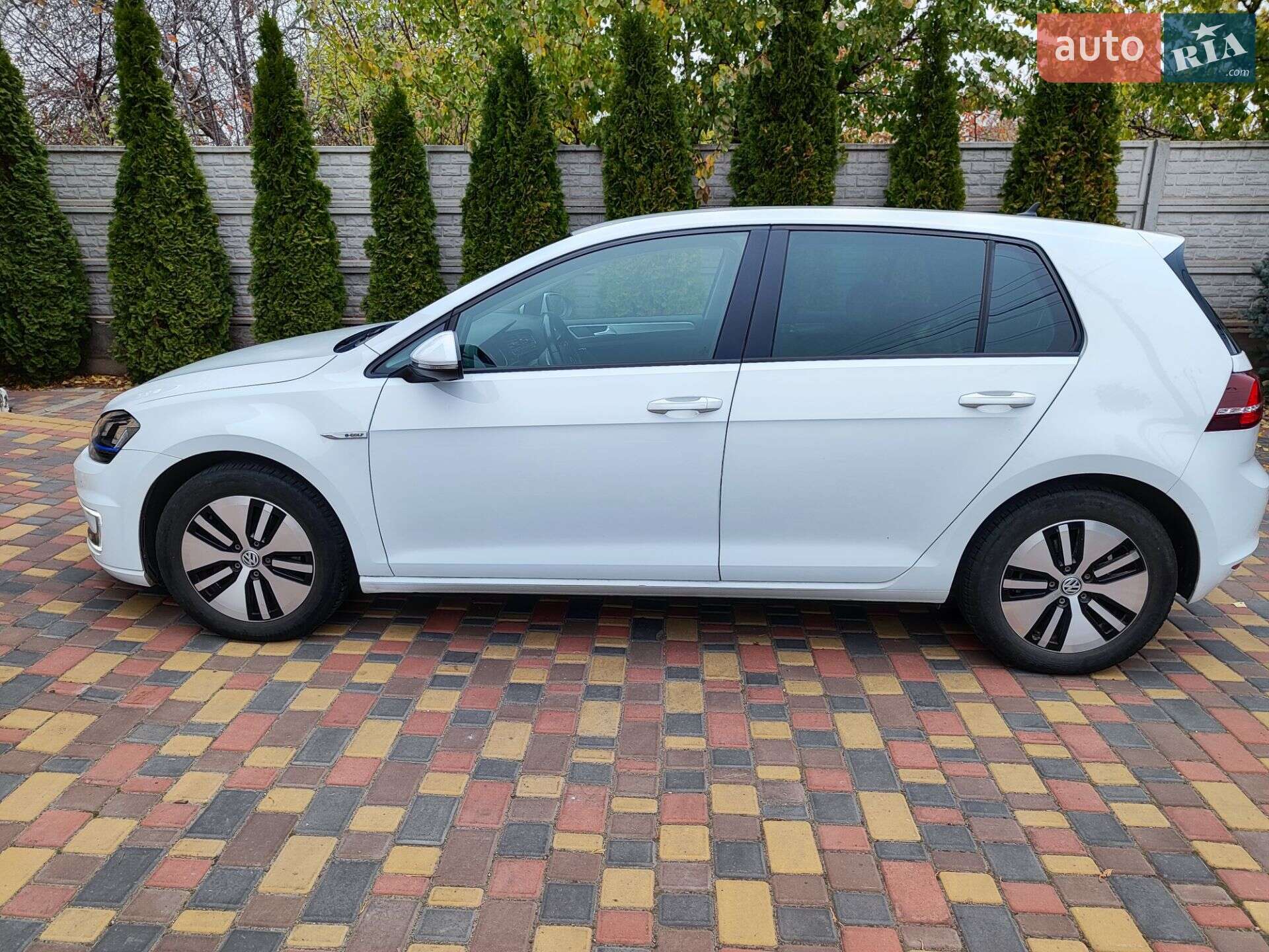 Volkswagen e-Golf 2015 VIN WVWZZZAUZFW906057 фото оголошення 3 з 16