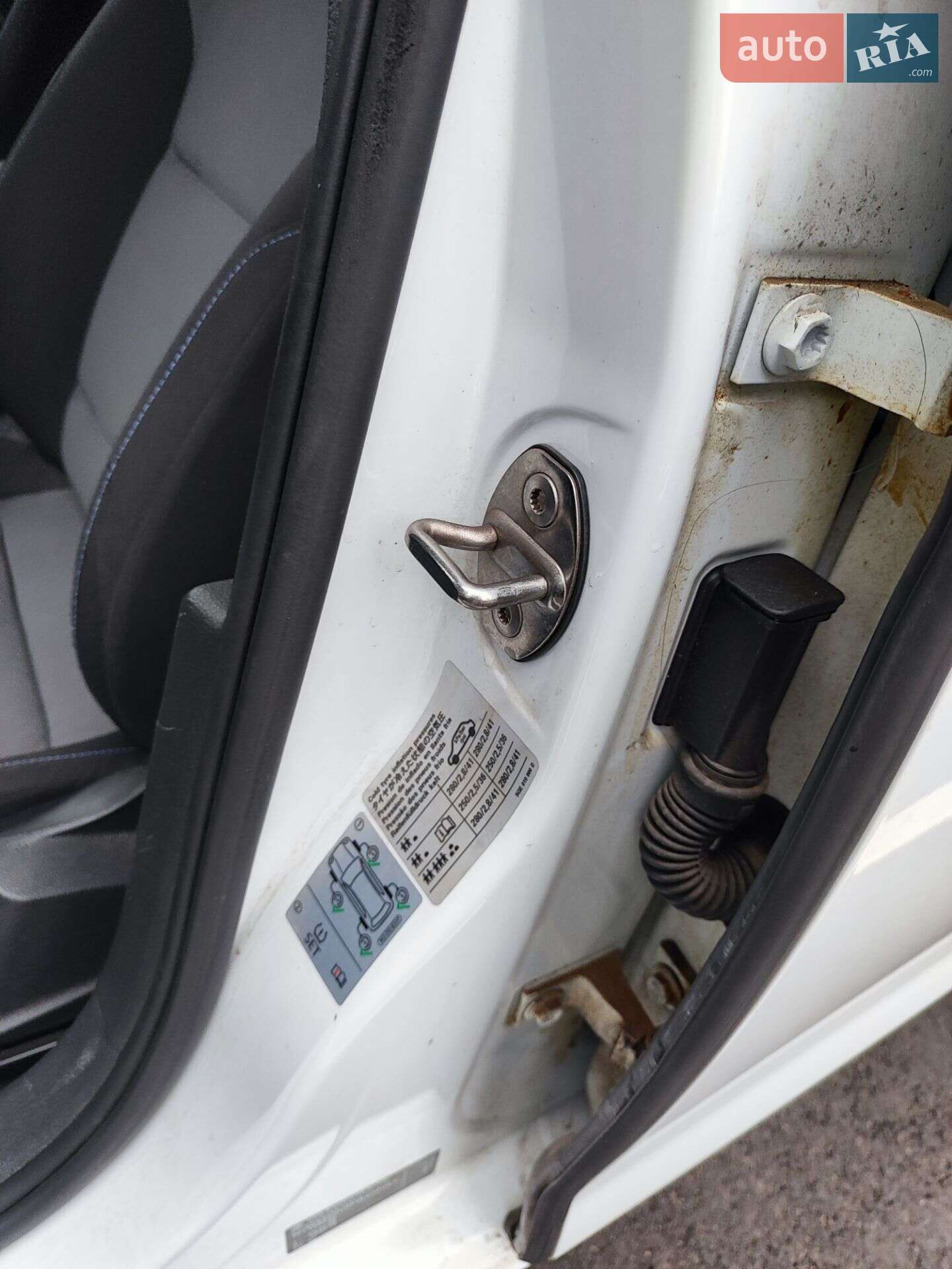 Volkswagen e-Golf 2015 VIN WVWZZZAUZFW906057 фото оголошення 5 з 16