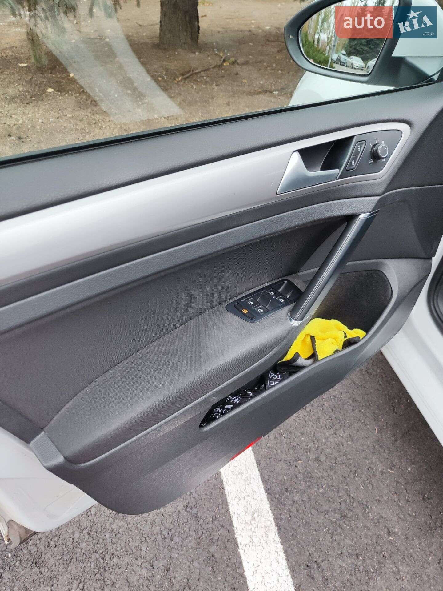 Volkswagen e-Golf 2015 VIN WVWZZZAUZFW906057 фото оголошення 11 з 16