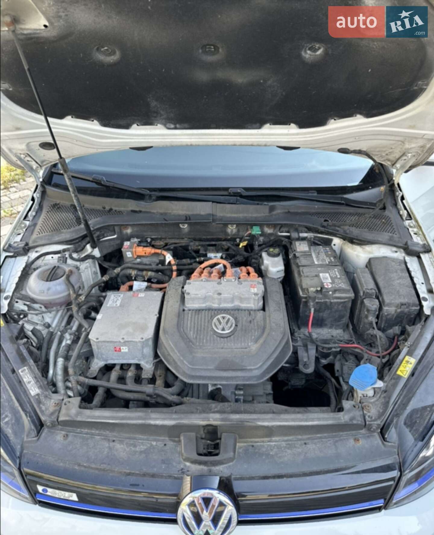 Volkswagen e-Golf 2015 VIN WVWZZZAUZFW906057 фото оголошення 13 з 16