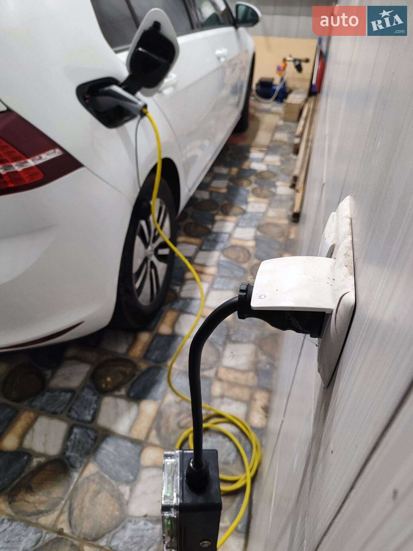 Volkswagen e-Golf 2015 VIN WVWZZZAUZFW906057 фото оголошення 14 з 16