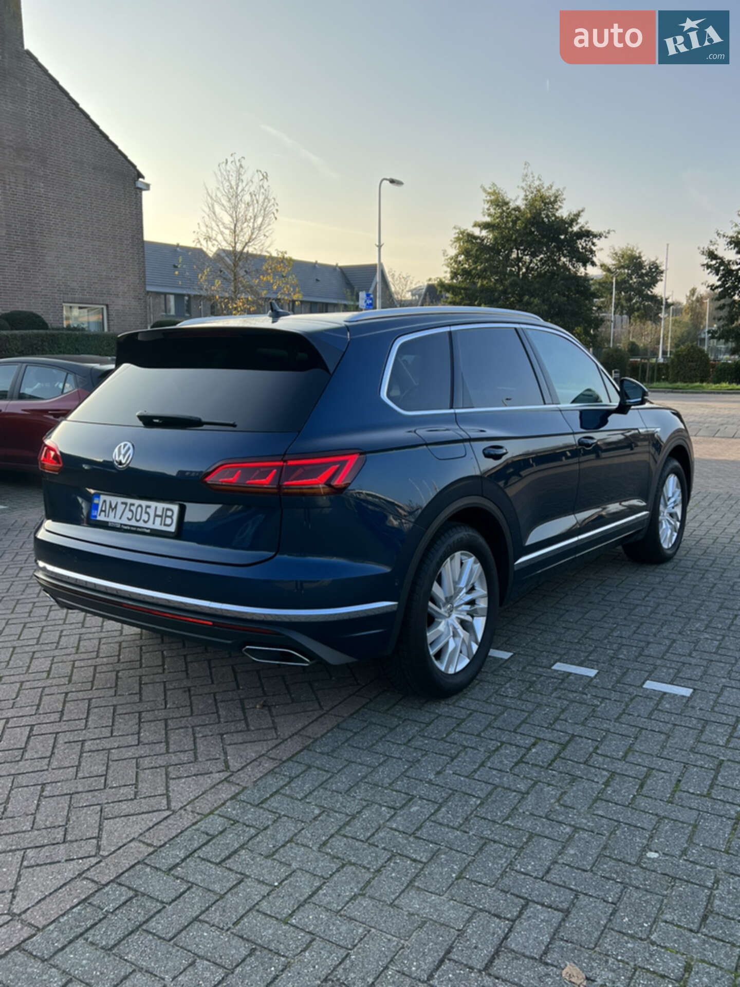 Volkswagen Touareg 2018 VIN WVGZZZCRZKD011878 фото оголошення 7 з 33