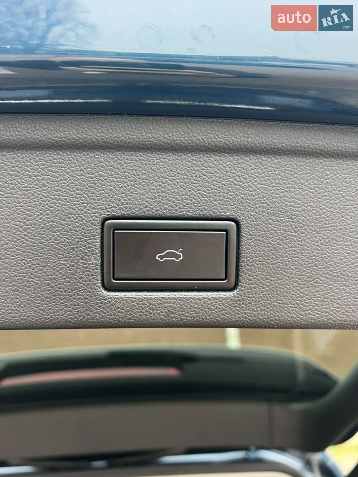 Volkswagen Touareg 2018 VIN WVGZZZCRZKD011878 фото оголошення 14 з 33