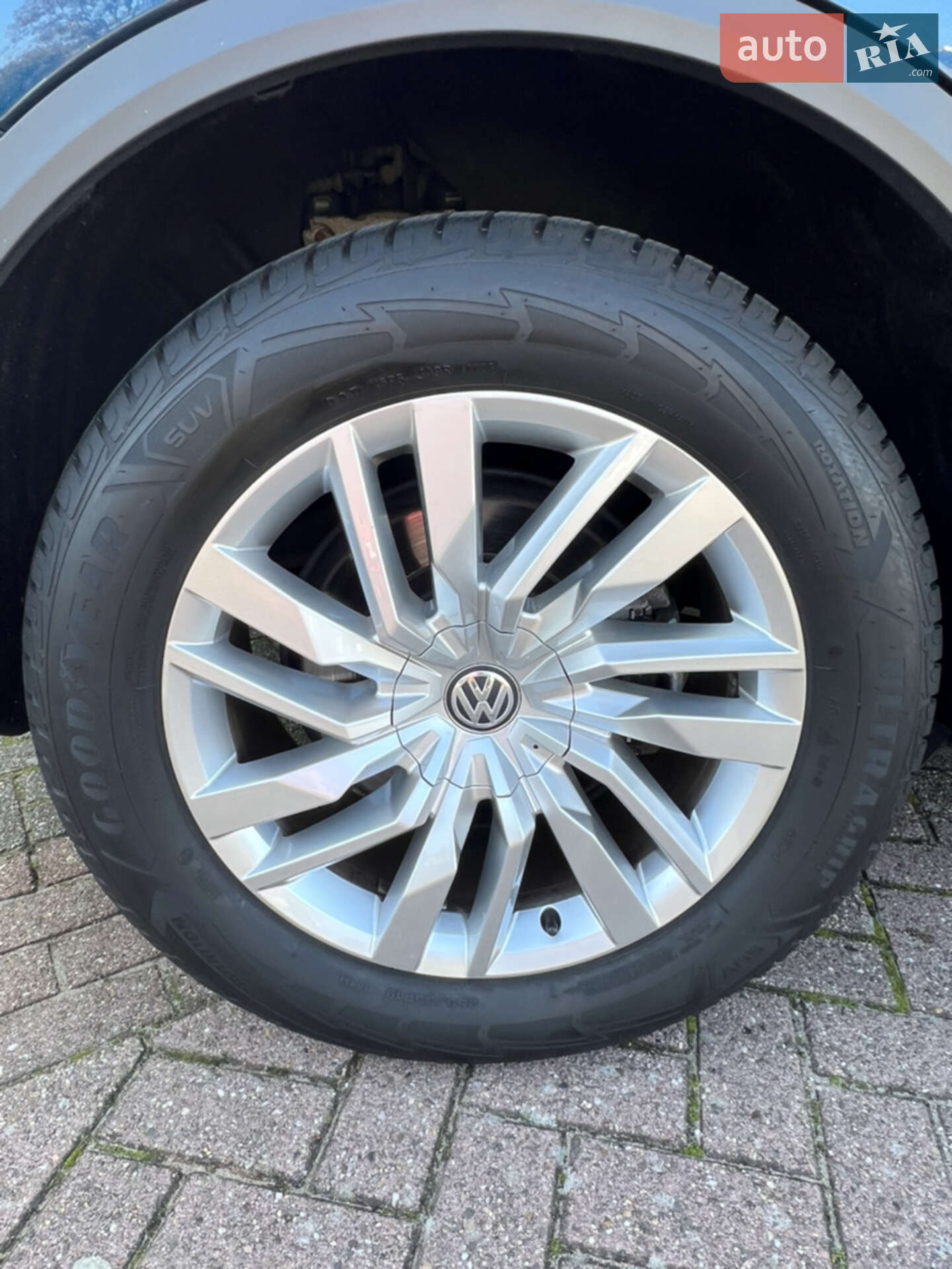 Volkswagen Touareg 2018 VIN WVGZZZCRZKD011878 фото оголошення 21 з 33