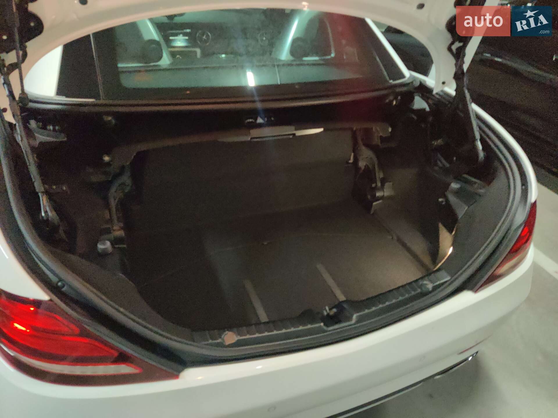 Mercedes-Benz SLC-Class 2018 VIN WDDPK6GA3KF160681 фото оголошення 14 з 19