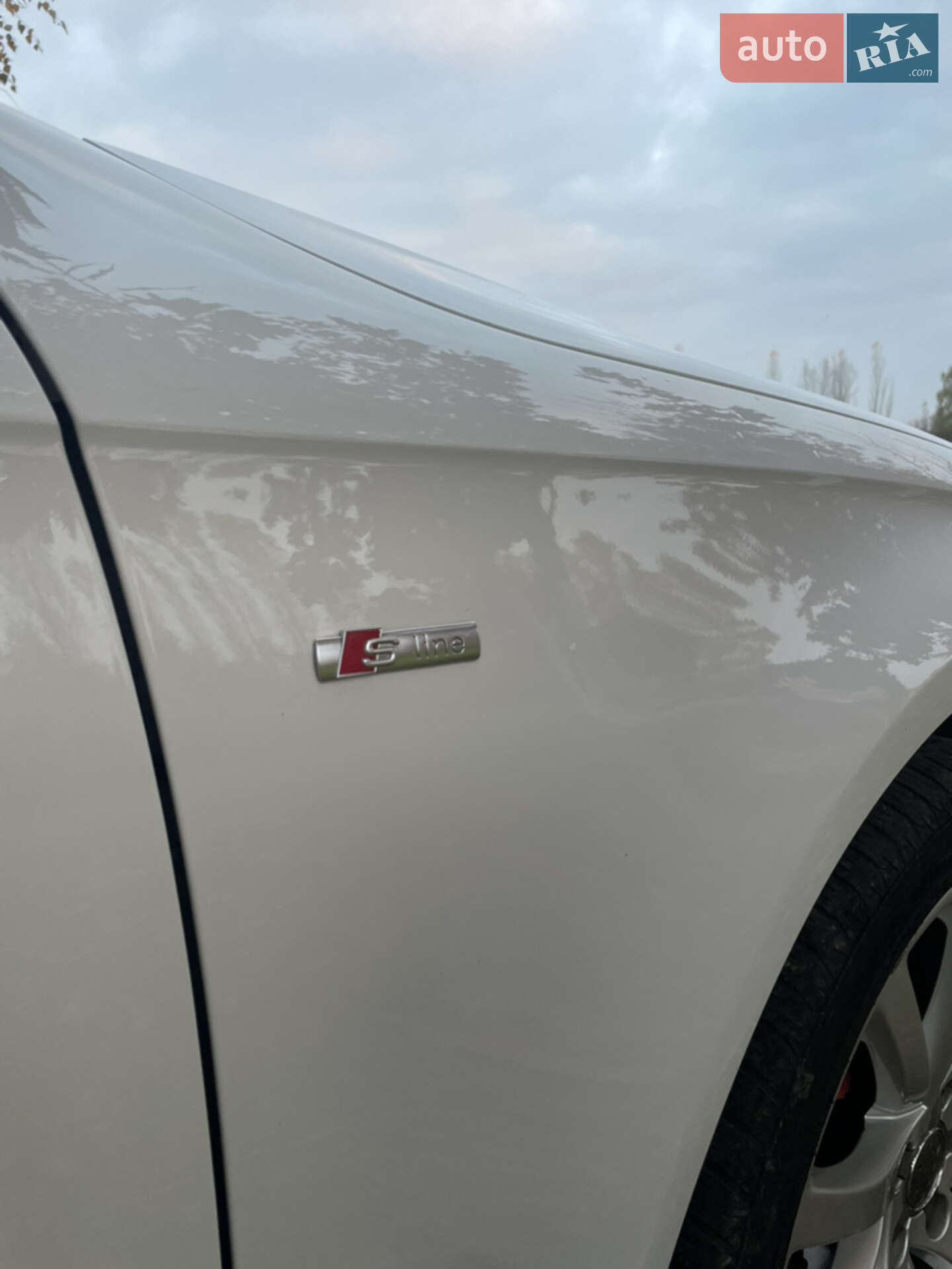 Audi A4 2013 VIN WAUBFAFL1EN018402 фото оголошення 2 з 5