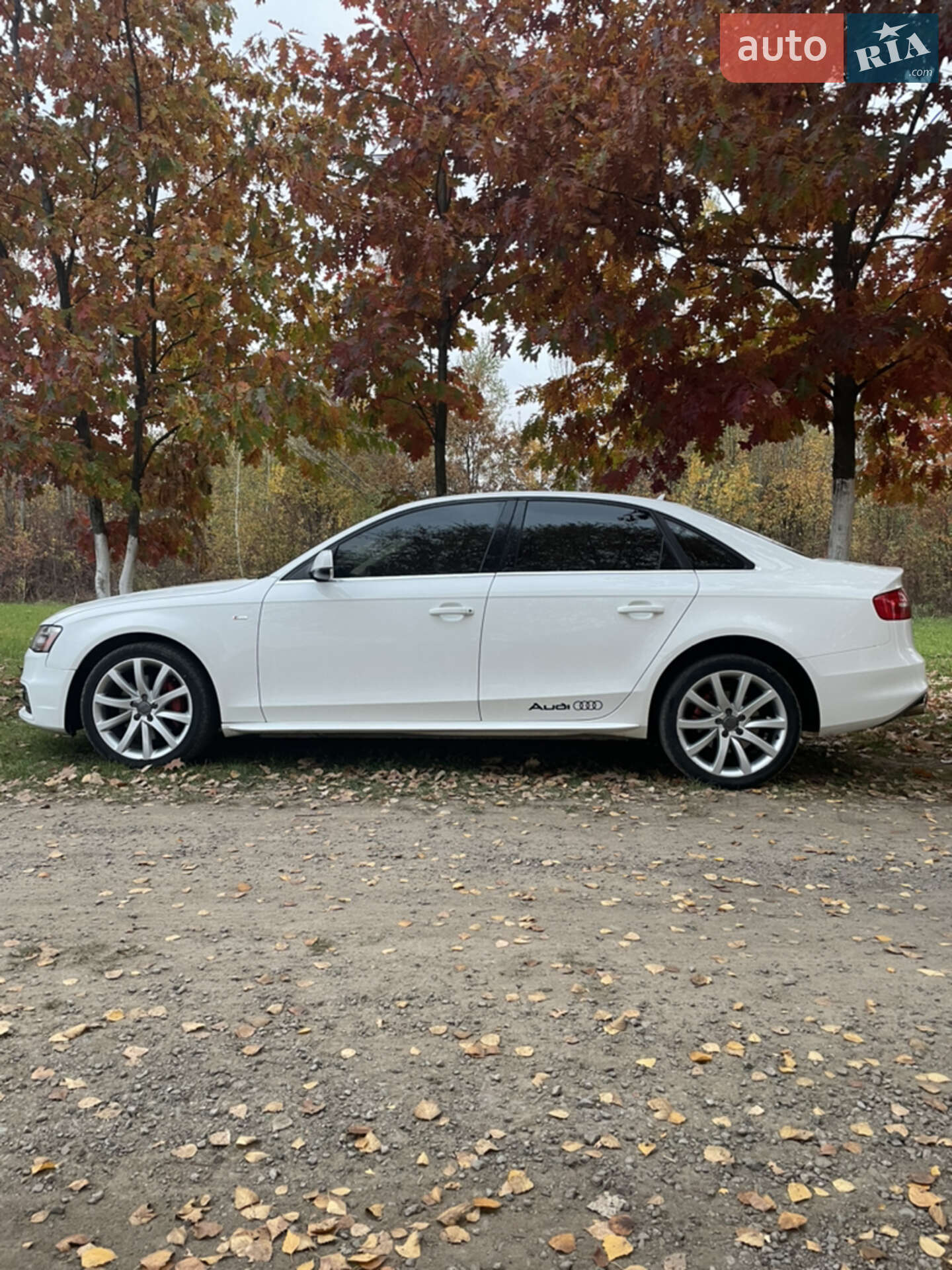 Audi A4 2013 VIN WAUBFAFL1EN018402 фото оголошення 4 з 5