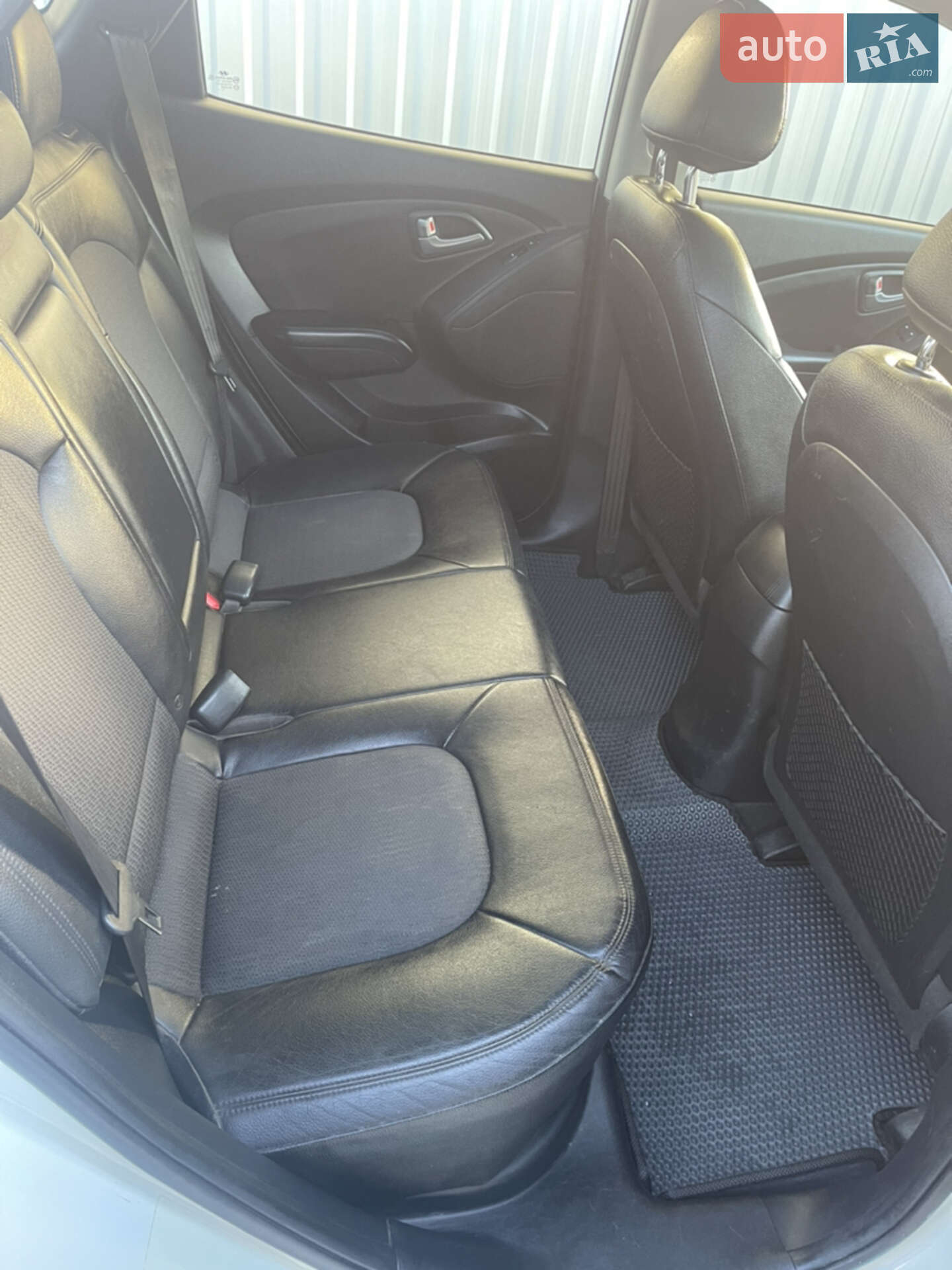 Hyundai ix35 2011 VIN KMHJU81BDBU335199 фото оголошення 3 з 5