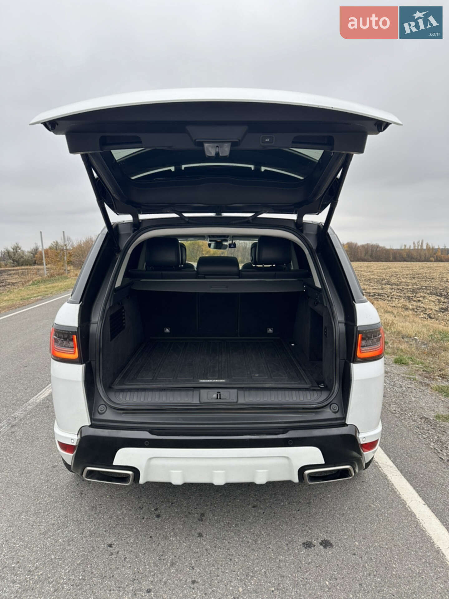 Land Rover Range Rover Sport 2019 VIN SALWR2RV9KA826202 фото оголошення 32 з 36