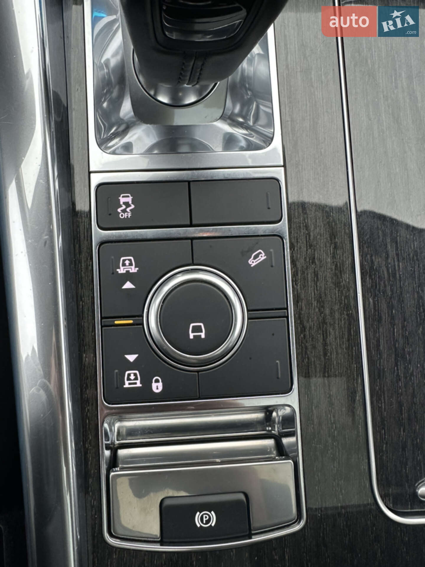 Land Rover Range Rover Sport 2019 VIN SALWR2RV9KA826202 фото оголошення 33 з 36