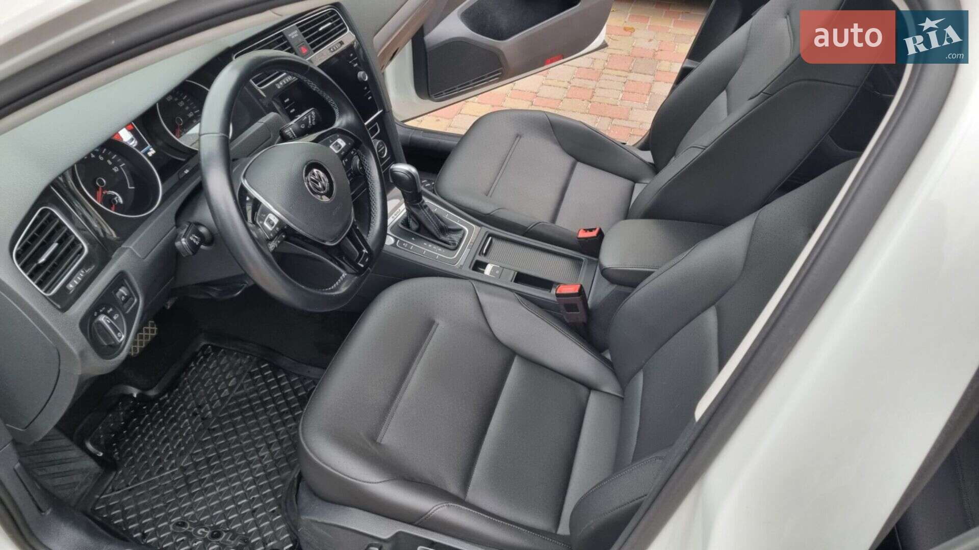 Volkswagen e-Golf 2020 VIN WVWPR7AU5LW910792 фото оголошення 12 з 14