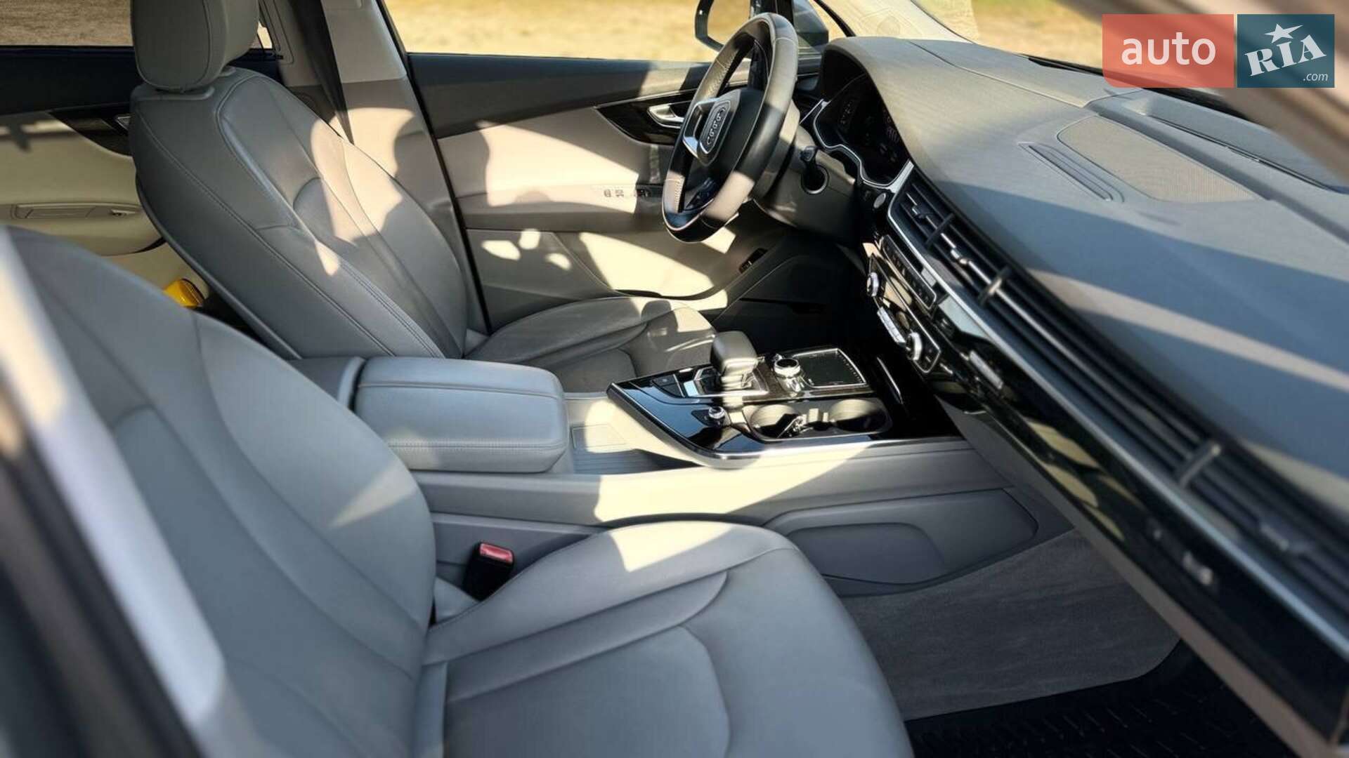 Audi Q7 2017 VIN WA1VAAF76JD005723 фото оголошення 30 з 37