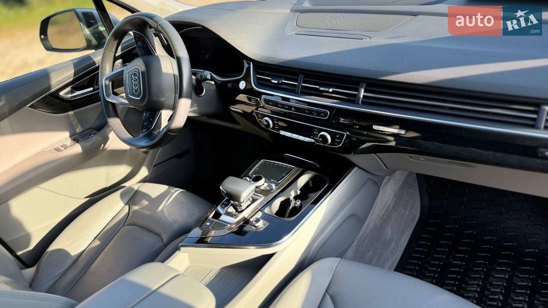 Audi Q7 2017 VIN WA1VAAF76JD005723 фото оголошення 33 з 37