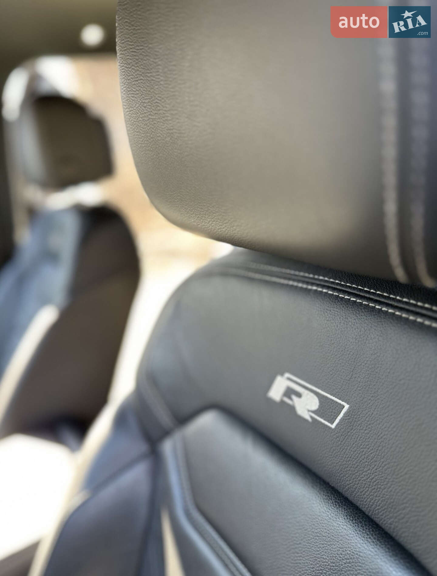Volkswagen Touareg 2019 VIN WVGZZZCRZKD047738 фото оголошення 2 з 34