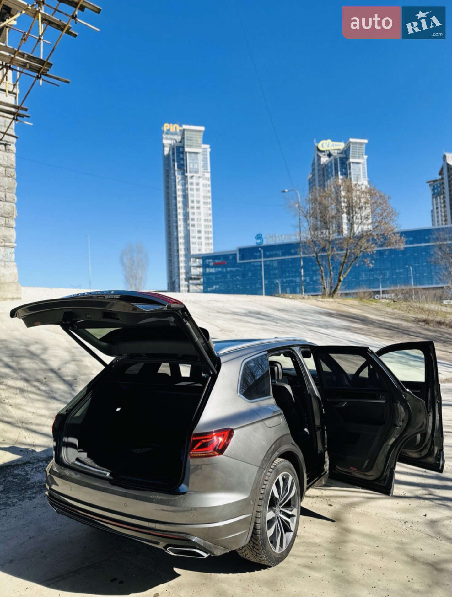 Volkswagen Touareg 2019 VIN WVGZZZCRZKD047738 фото оголошення 17 з 34