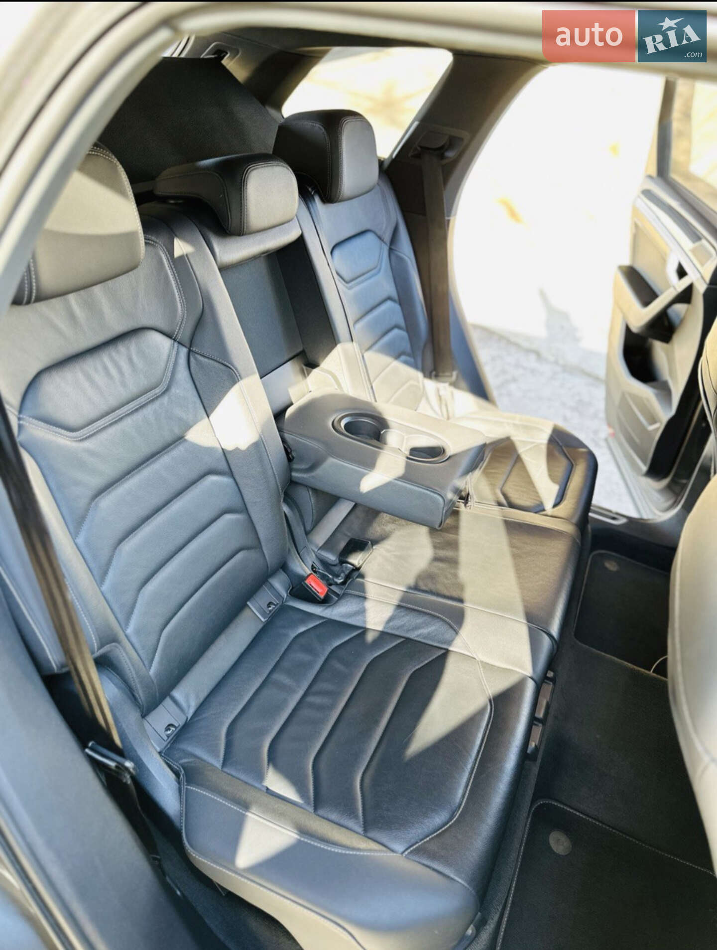 Volkswagen Touareg 2019 VIN WVGZZZCRZKD047738 фото оголошення 21 з 34