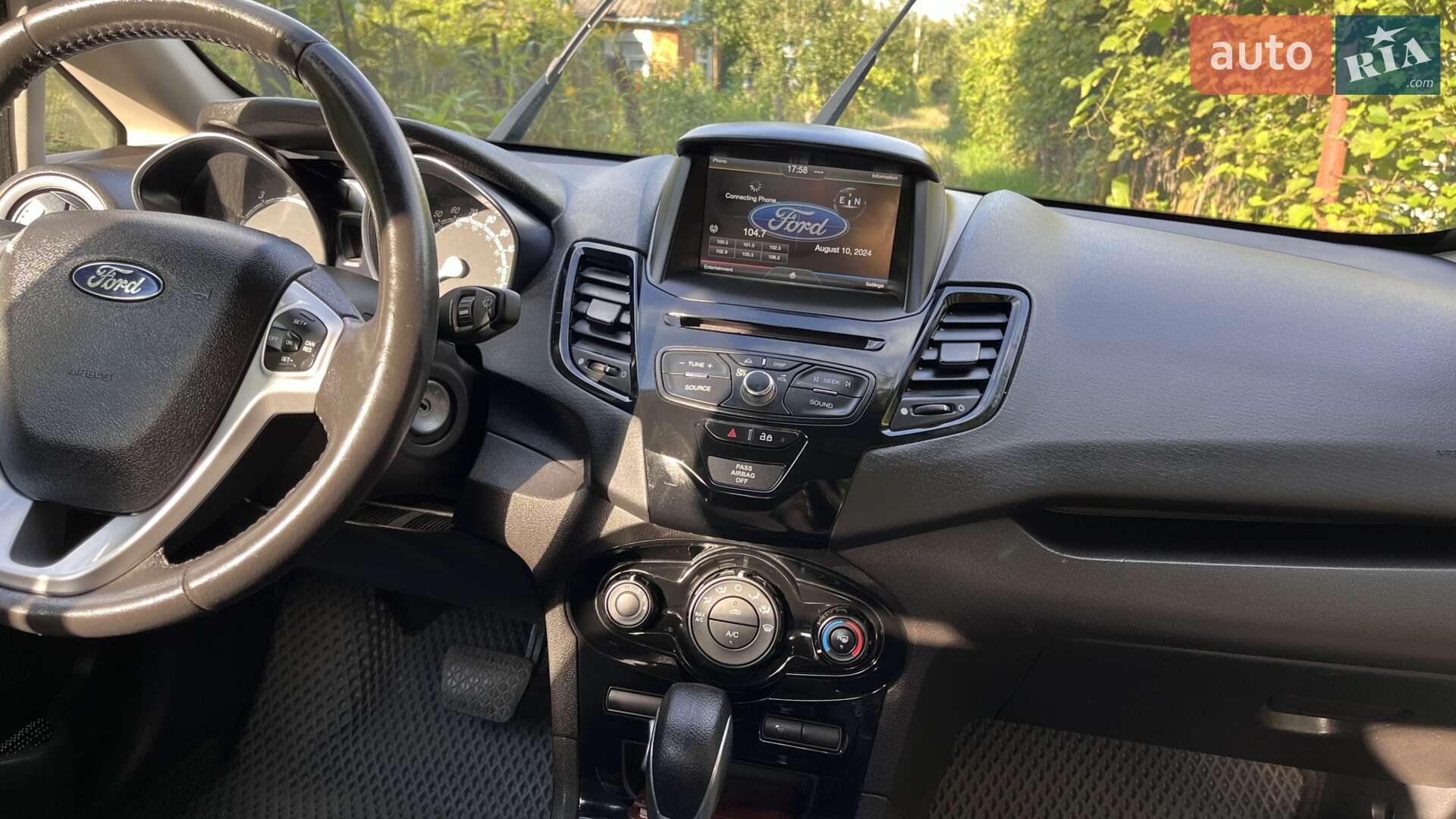 Ford Fiesta 2014 VIN 3FADP4BJ9FM110499 фото оголошення 6 з 19
