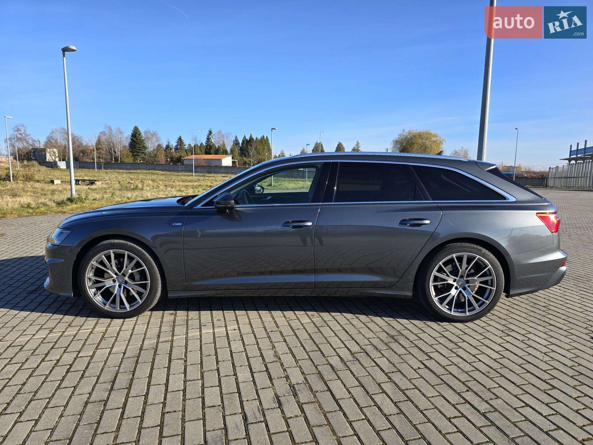 Audi A6 2019 VIN WAUZZZF26KN081129 фото оголошення 11 з 25