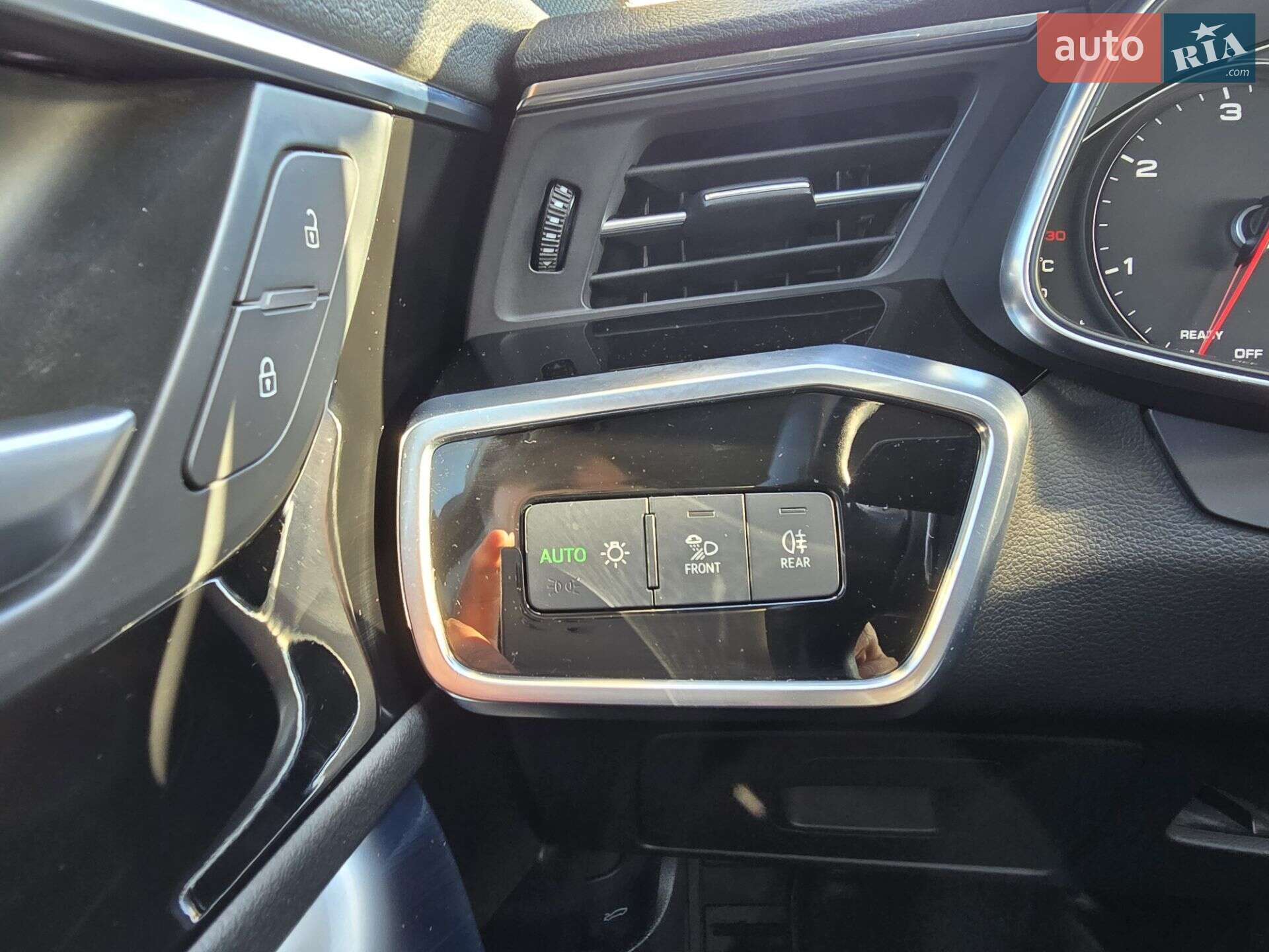 Audi A6 2019 VIN WAUZZZF26KN081129 фото оголошення 16 з 25