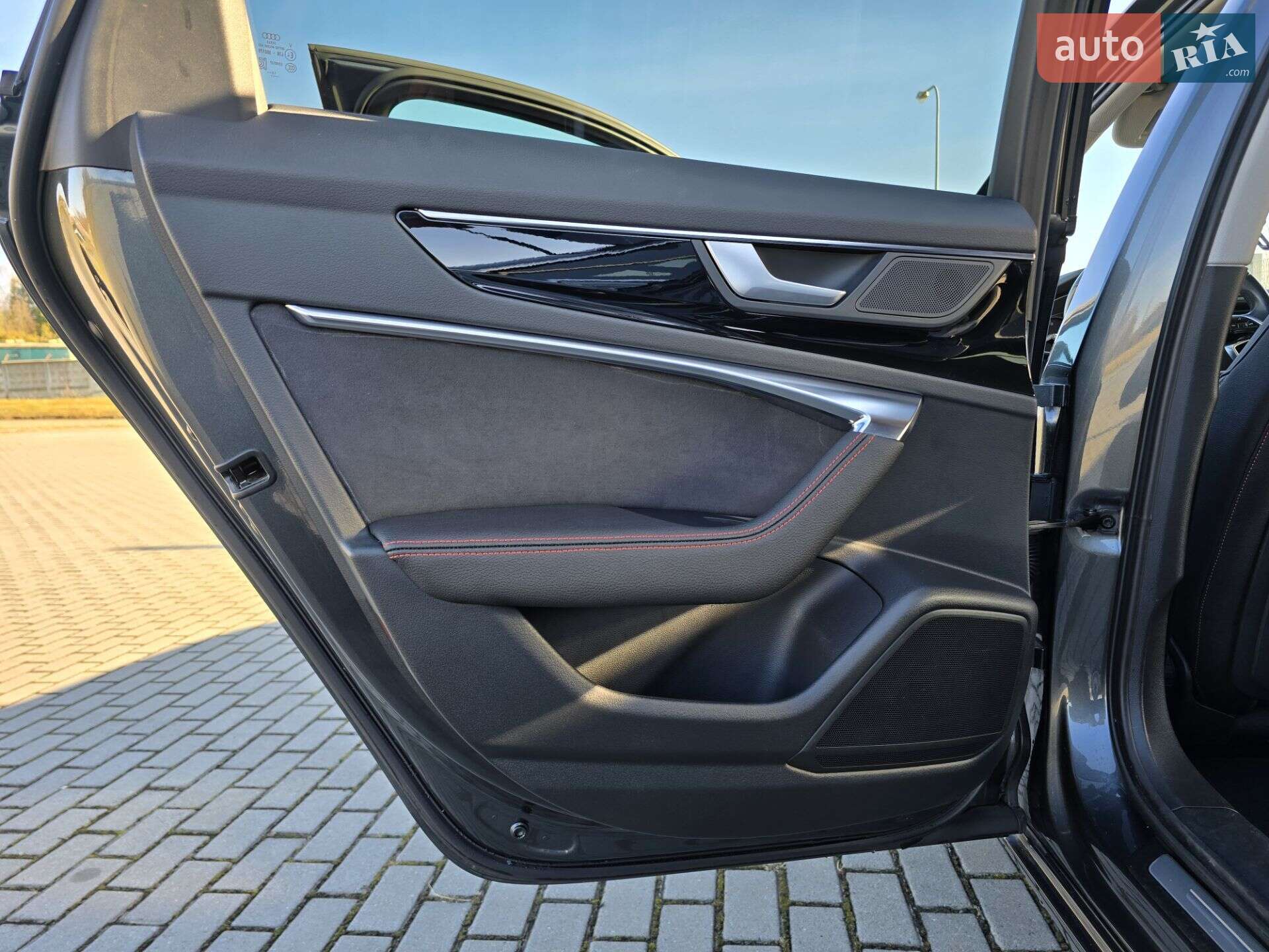 Audi A6 2019 VIN WAUZZZF26KN081129 фото оголошення 17 з 25