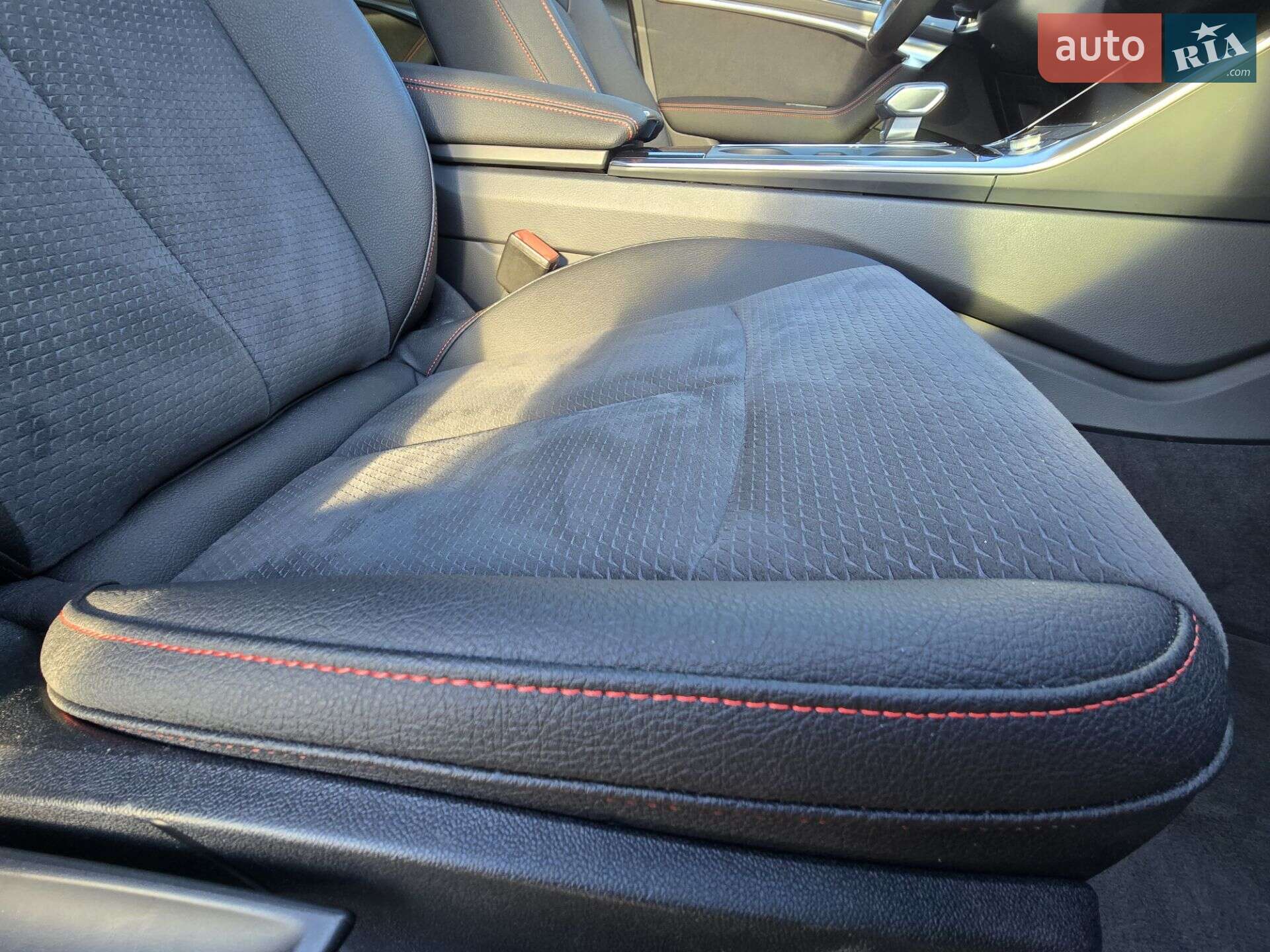 Audi A6 2019 VIN WAUZZZF26KN081129 фото оголошення 22 з 25