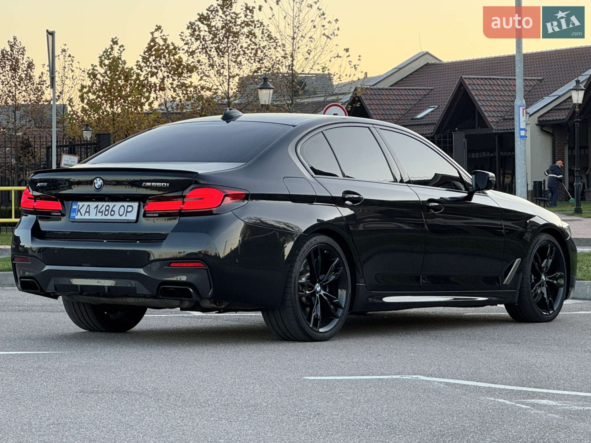 BMW 5 Series 2021 VIN WBA13BK08MCG38585 фото оголошення 10 з 52