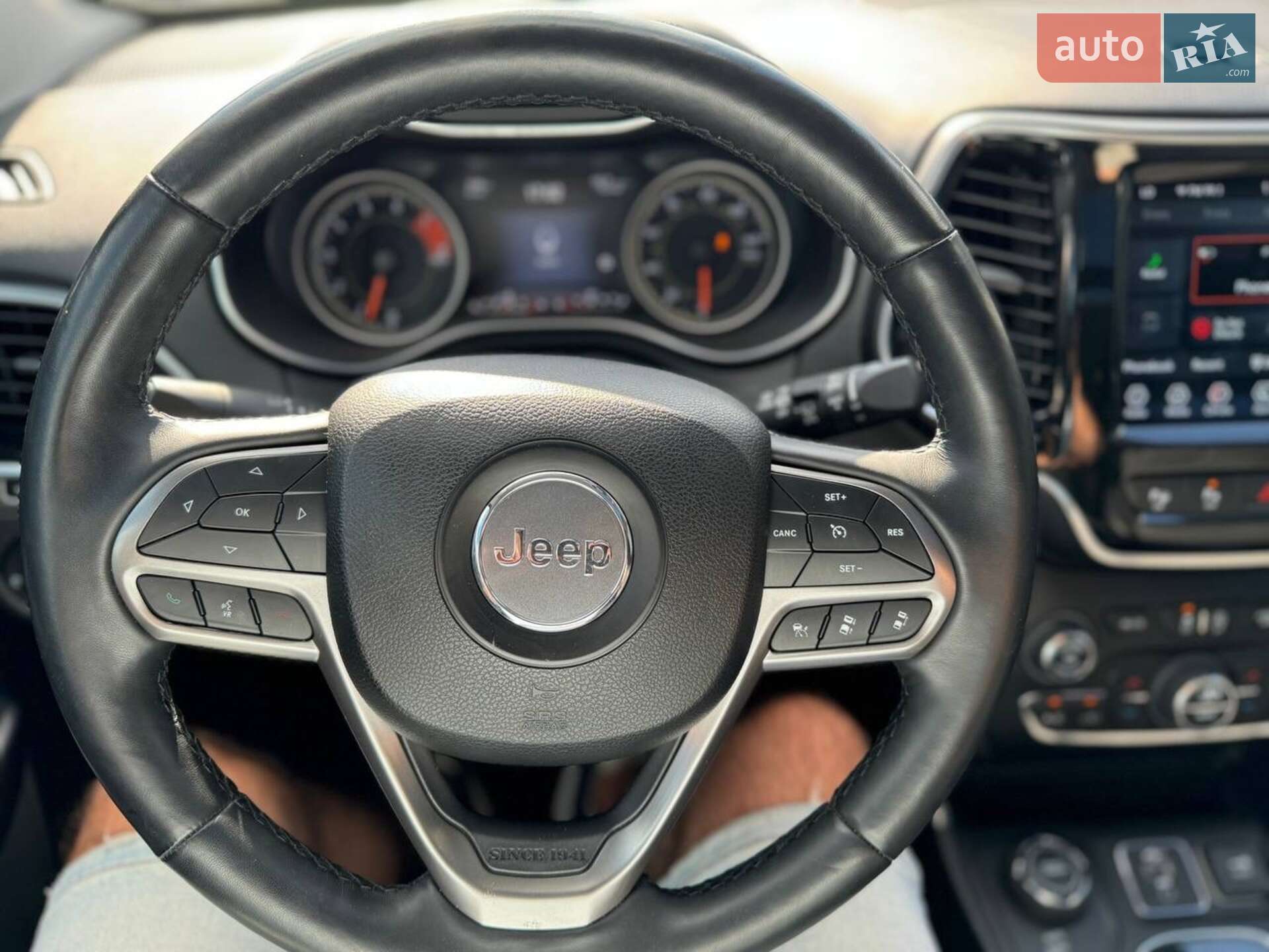 Jeep Cherokee 2020 VIN 1C4PJMDX0MD104898 фото оголошення 30 з 33