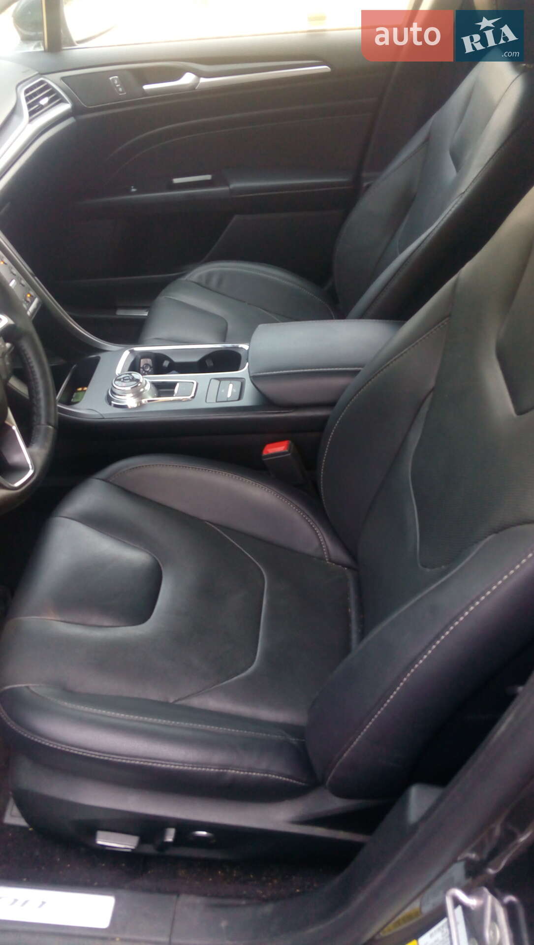 Ford Fusion 2019 VIN 3FA6P0SU0KR174181 фото оголошення 5 з 10