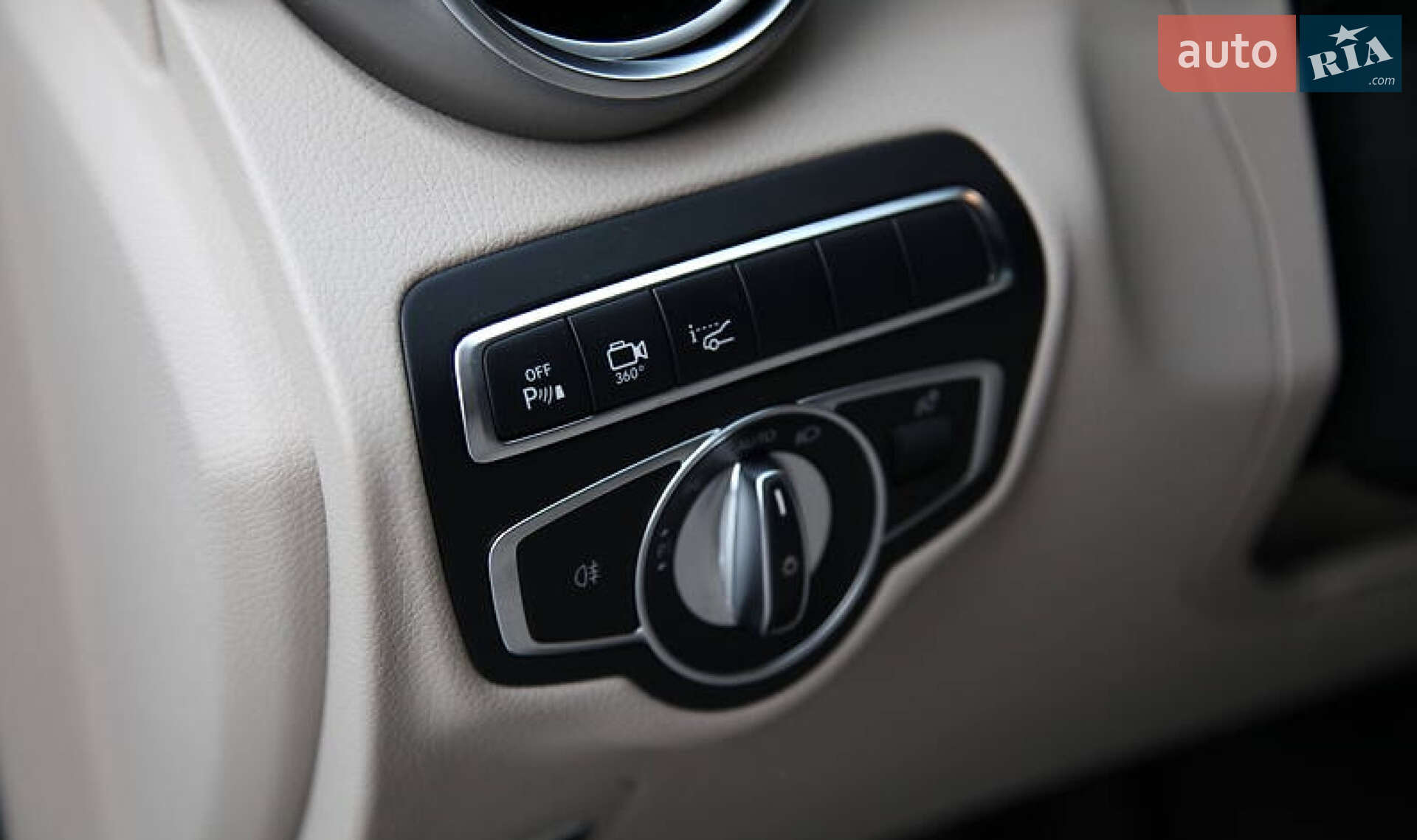 Mercedes-Benz GLC-Class 2017 VIN WDC0G4KBXJV028131 фото оголошення 27 з 41
