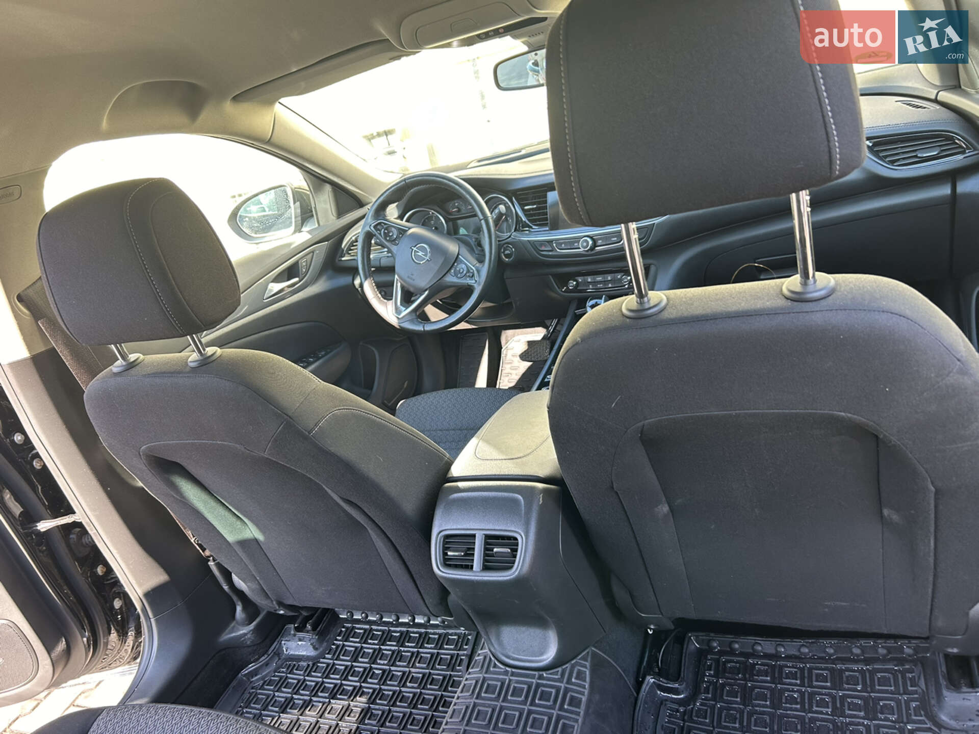 Opel Insignia 2018 VIN W0VZM8EF4J1160679 фото оголошення 9 з 28