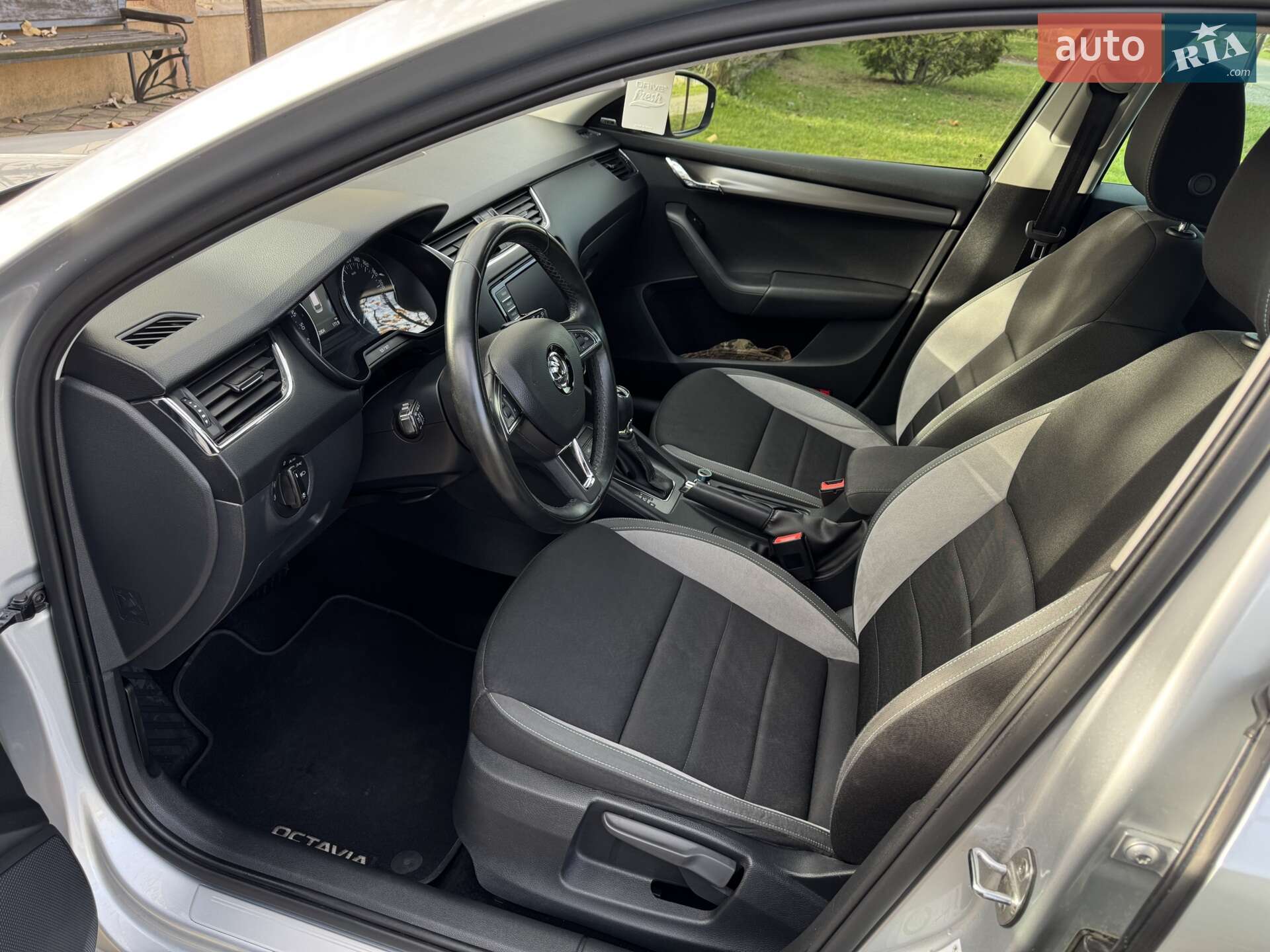 Skoda Octavia 2016 VIN TMBJJ7NE9H0080697 фото оголошення 12 з 30