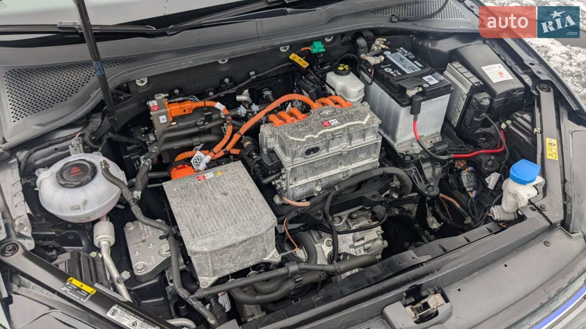 Volkswagen e-Golf 2019 VIN WVWZZZAUZK8990257 фото оголошення 18 з 26