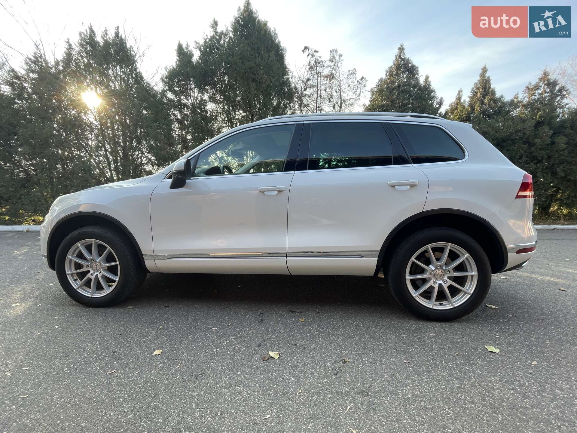 Volkswagen Touareg 2015 VIN WVGEF9BP9GD005148 фото оголошення 3 з 36
