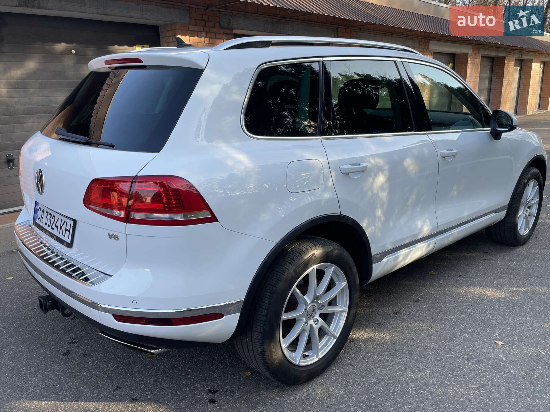 Volkswagen Touareg 2015 VIN WVGEF9BP9GD005148 фото оголошення 12 з 36