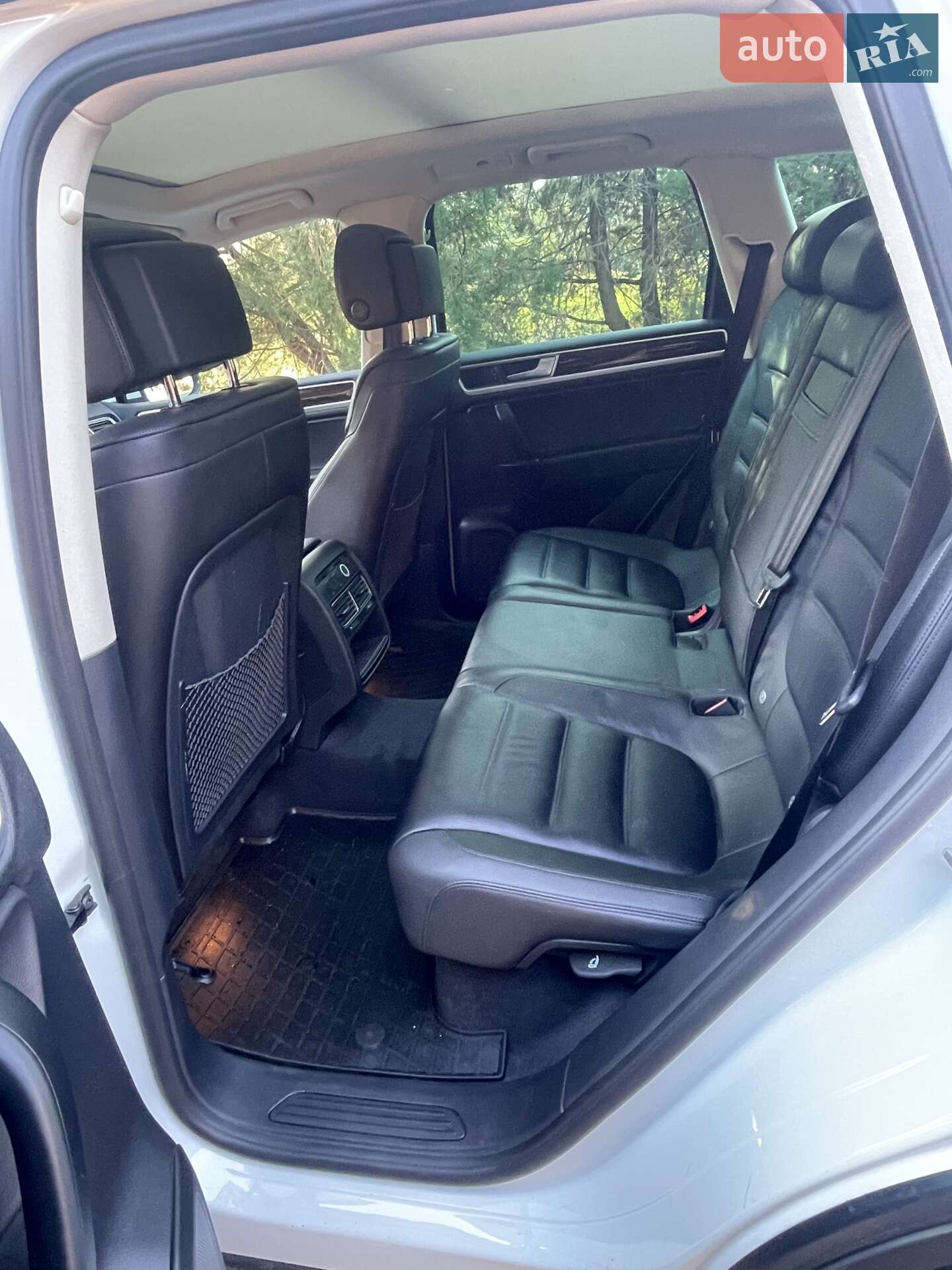 Volkswagen Touareg 2015 VIN WVGEF9BP9GD005148 фото оголошення 24 з 36