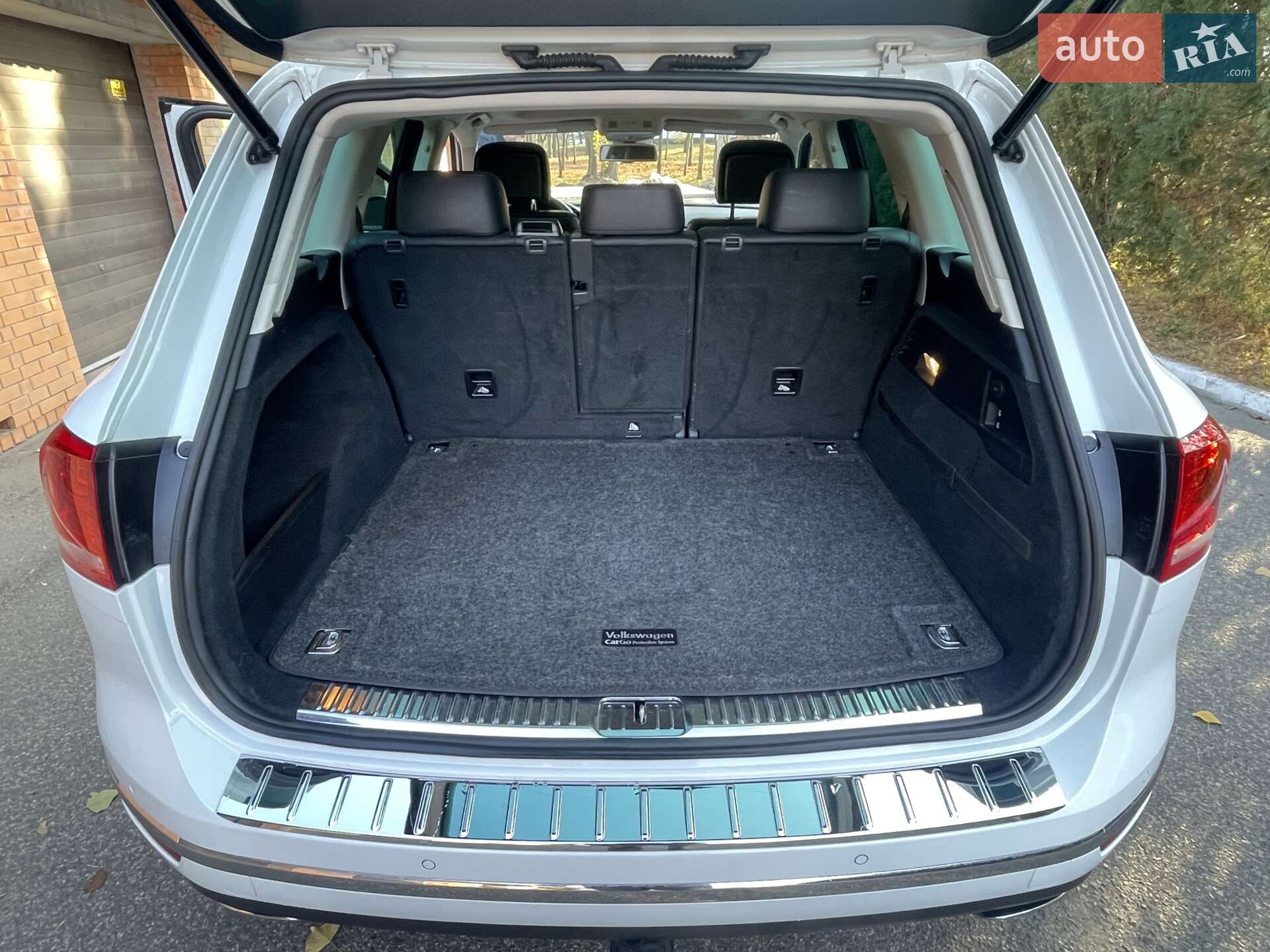 Volkswagen Touareg 2015 VIN WVGEF9BP9GD005148 фото оголошення 27 з 36