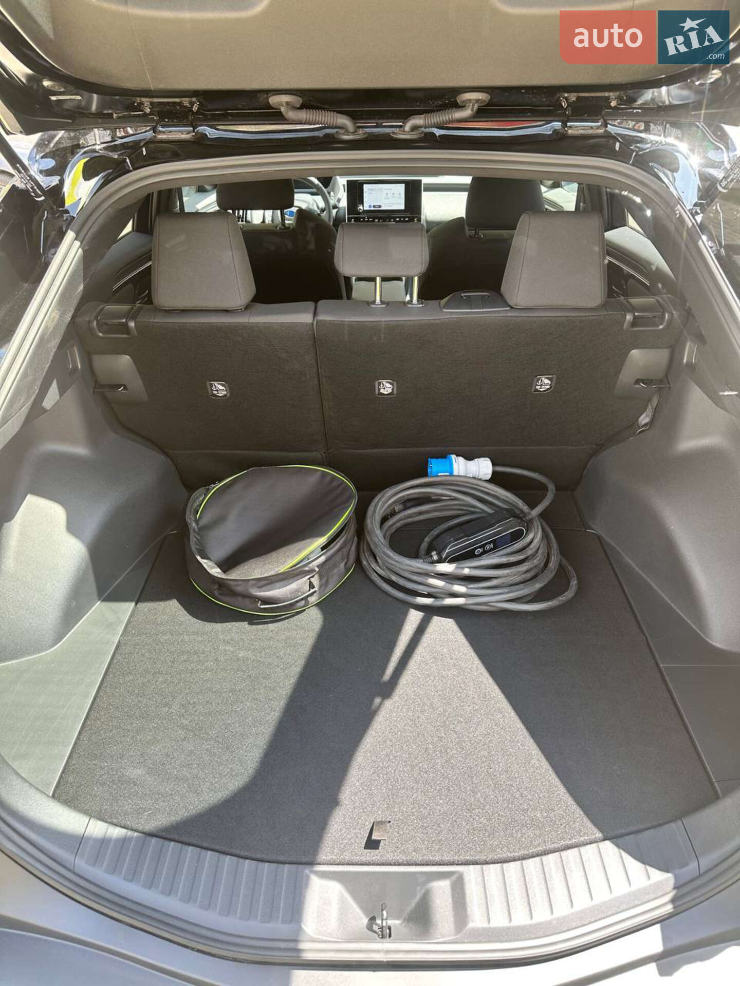 Subaru Solterra 2023 VIN JTMABABAXPA021436 фото оголошення 13 з 14
