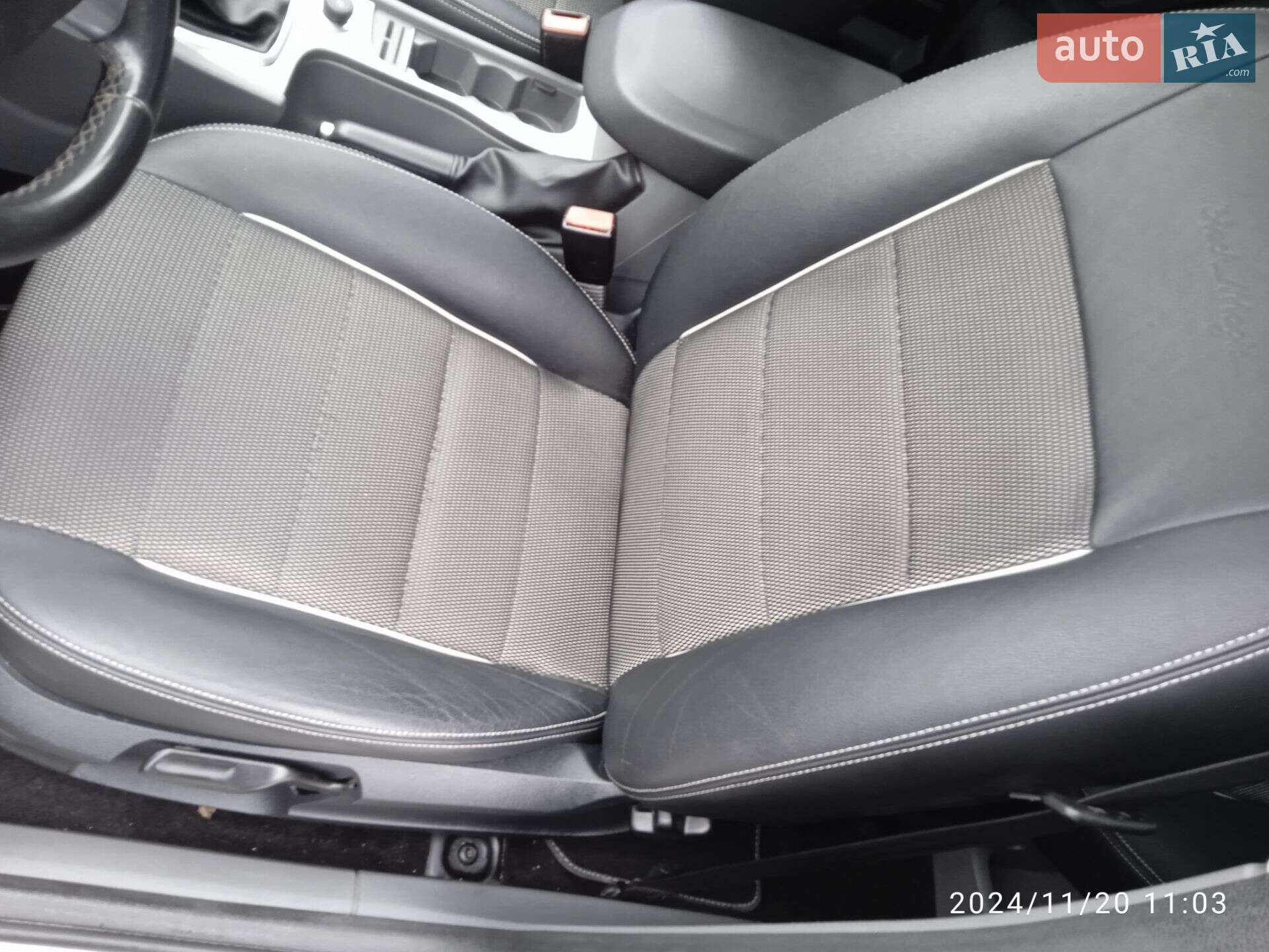 Ford Focus 2009 VIN WF0SXXGGDS9A24773 фото оголошення 2 з 25
